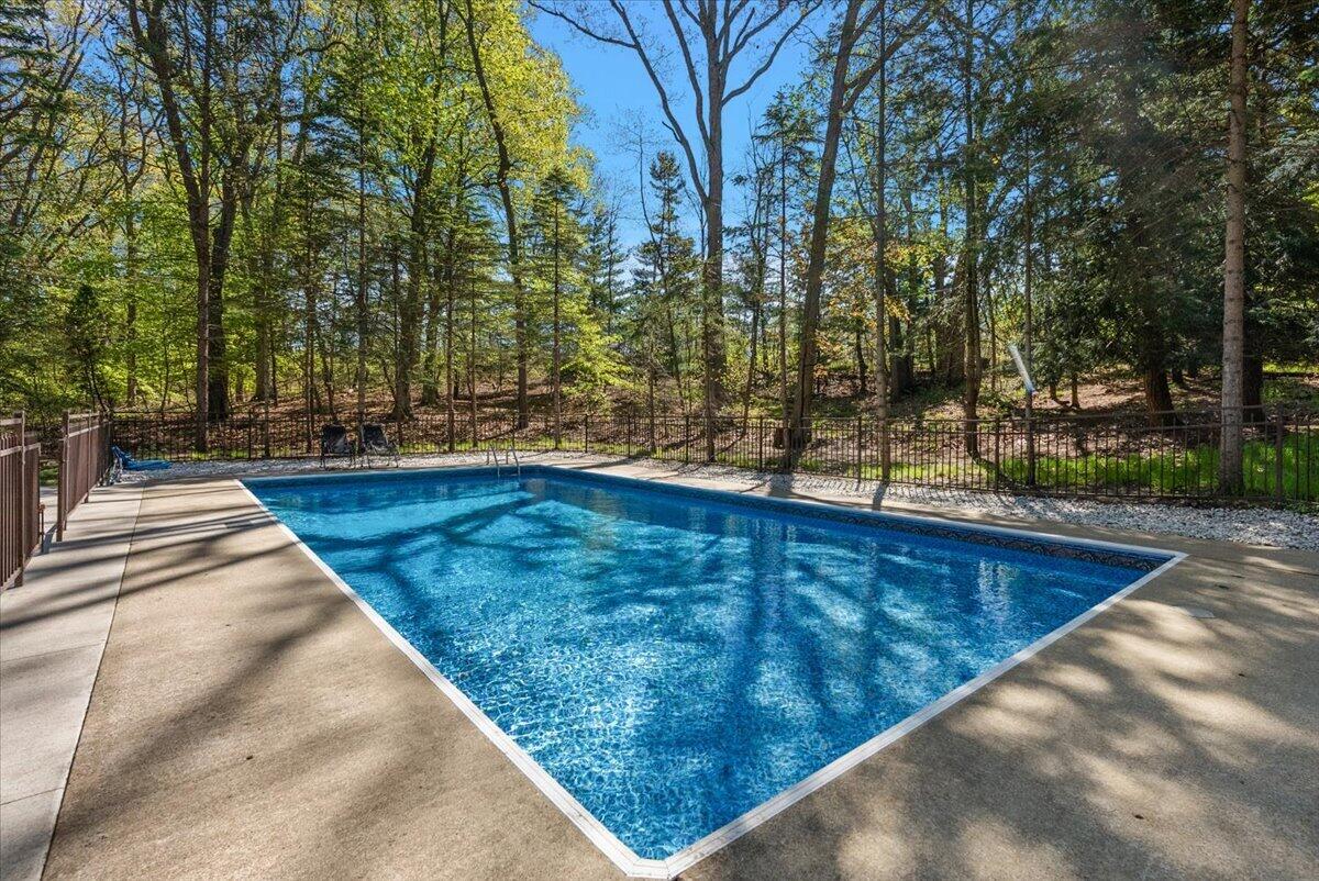 9555 Dunewood Drive Property Photo 41