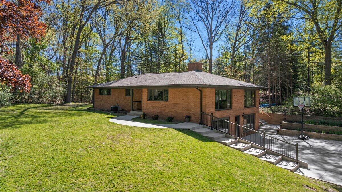 9555 Dunewood Drive Property Photo 45