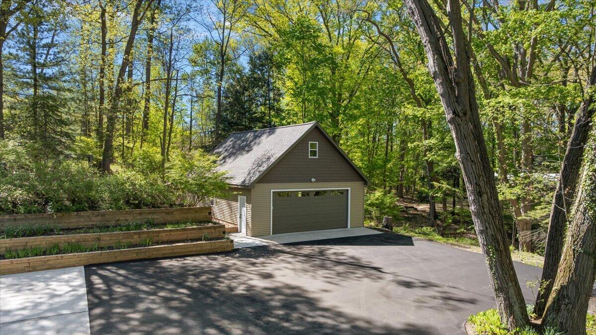 9555 Dunewood Drive Property Photo 47