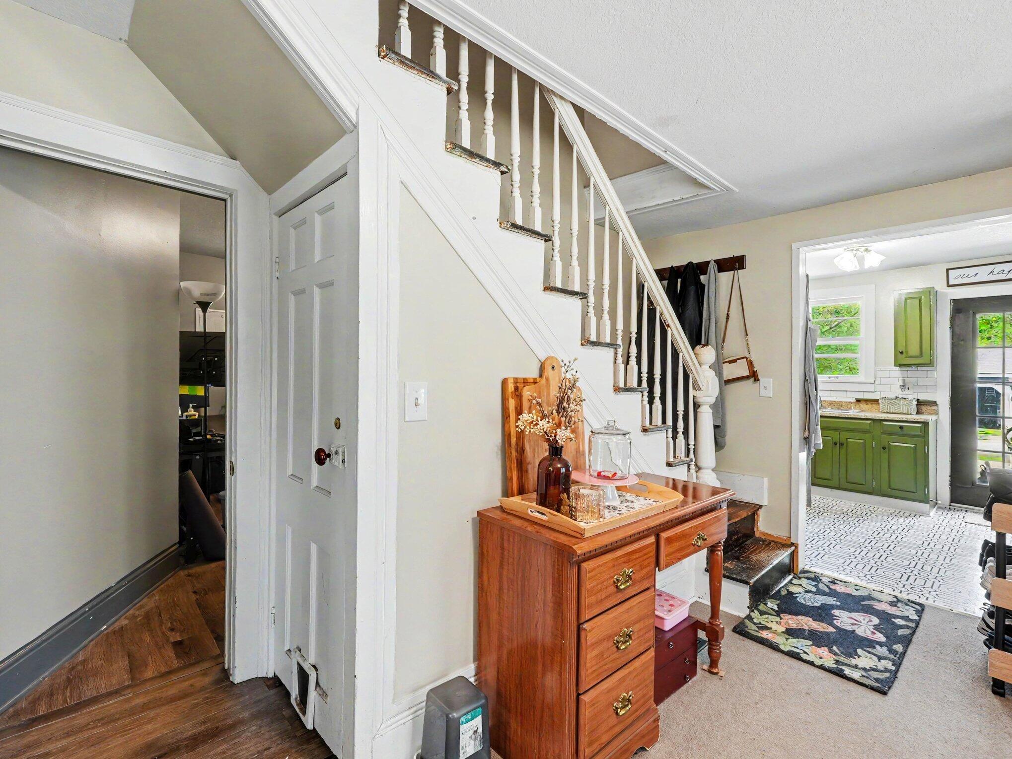 576 S Main Street Property Photo 4