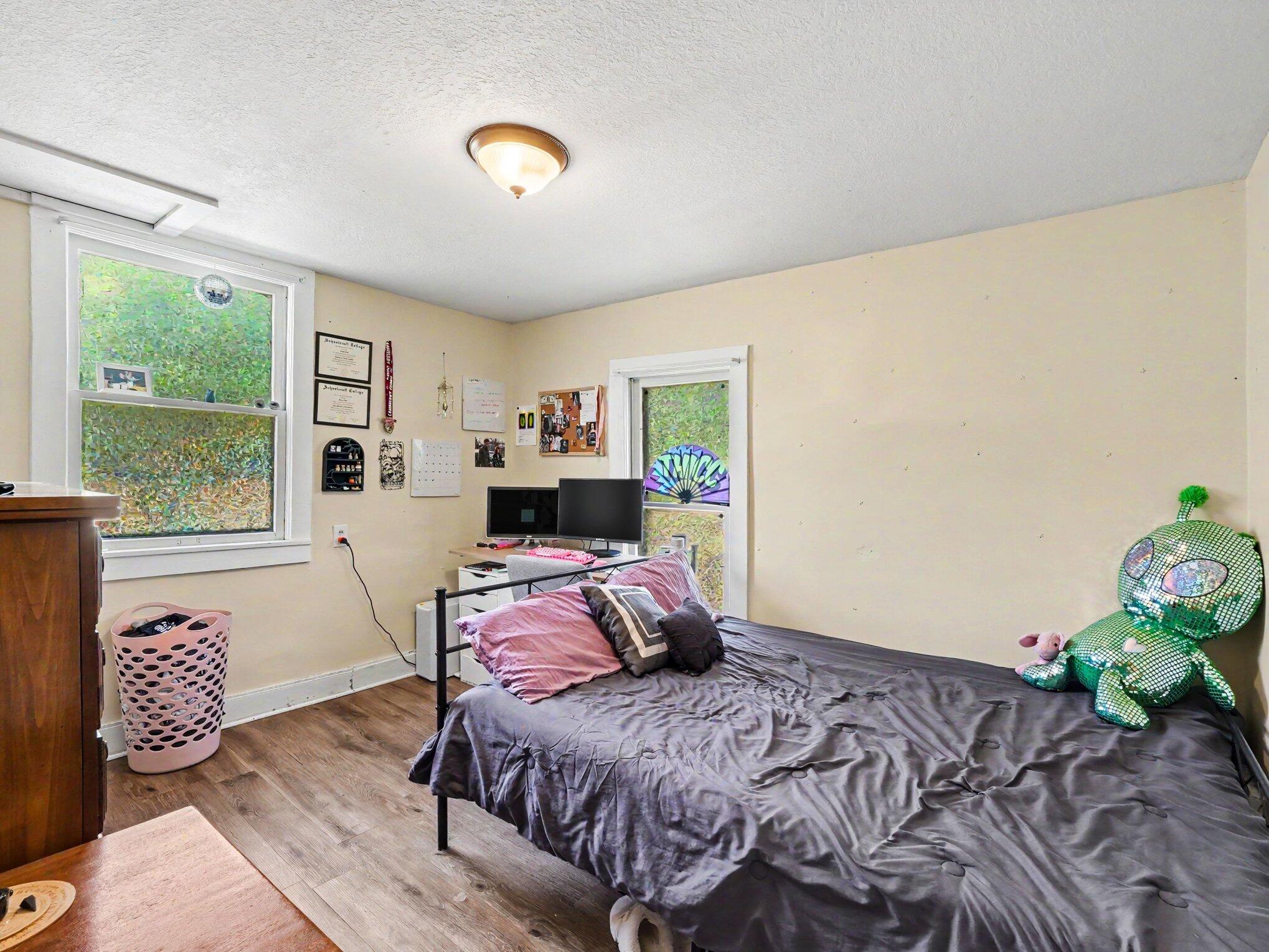 576 S Main Street Property Photo 18