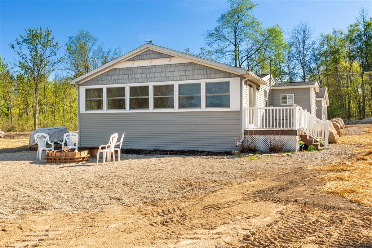 136 Pleasant Drive Property Photo 5