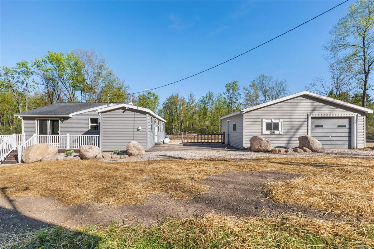 136 Pleasant Drive Property Photo 10