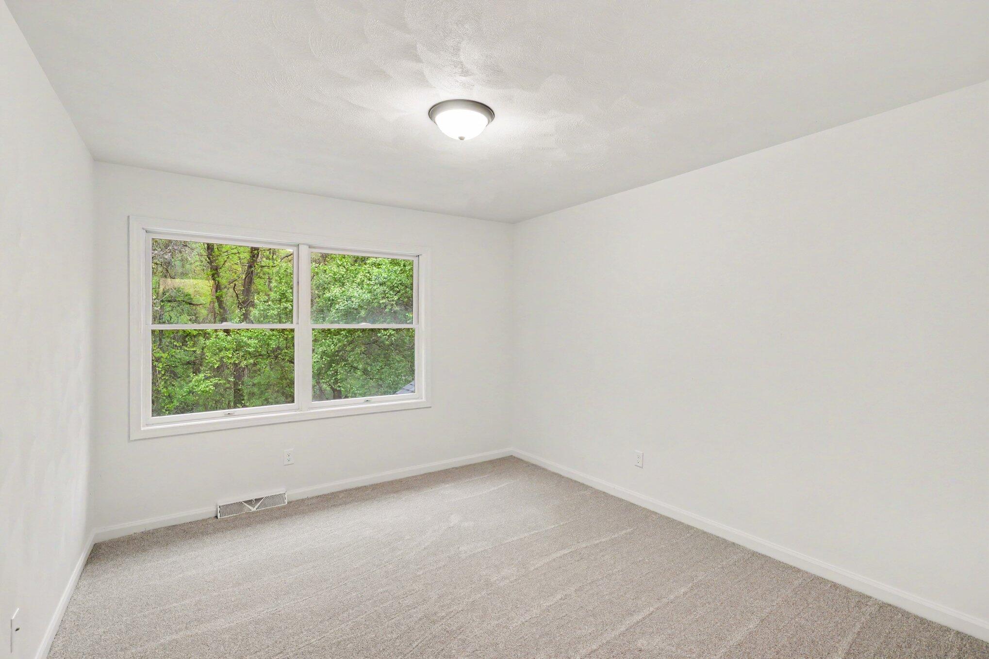 123 Old Lantern Trail Property Photo 20