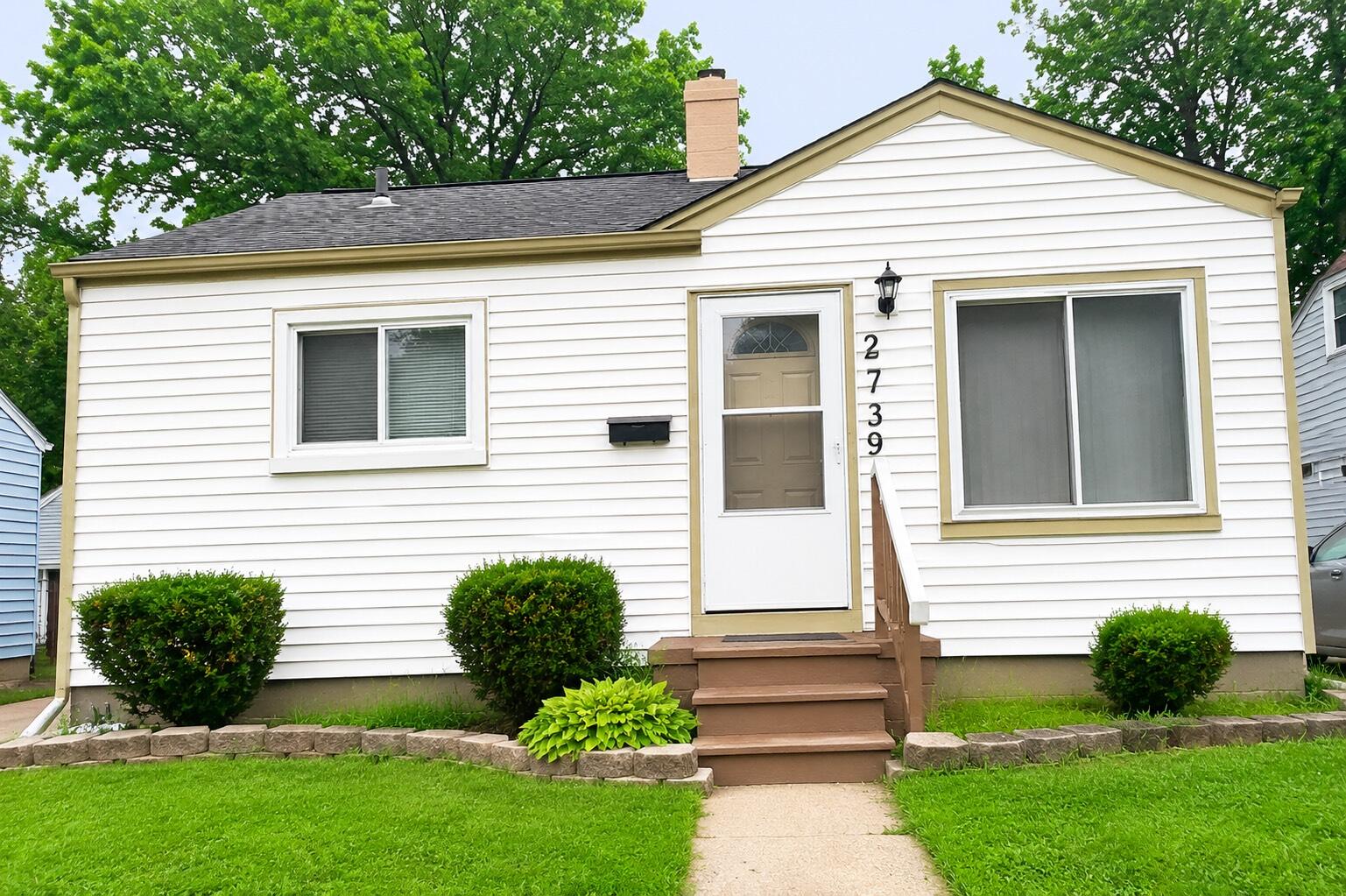 27392 Osmun Street Property Photo 1