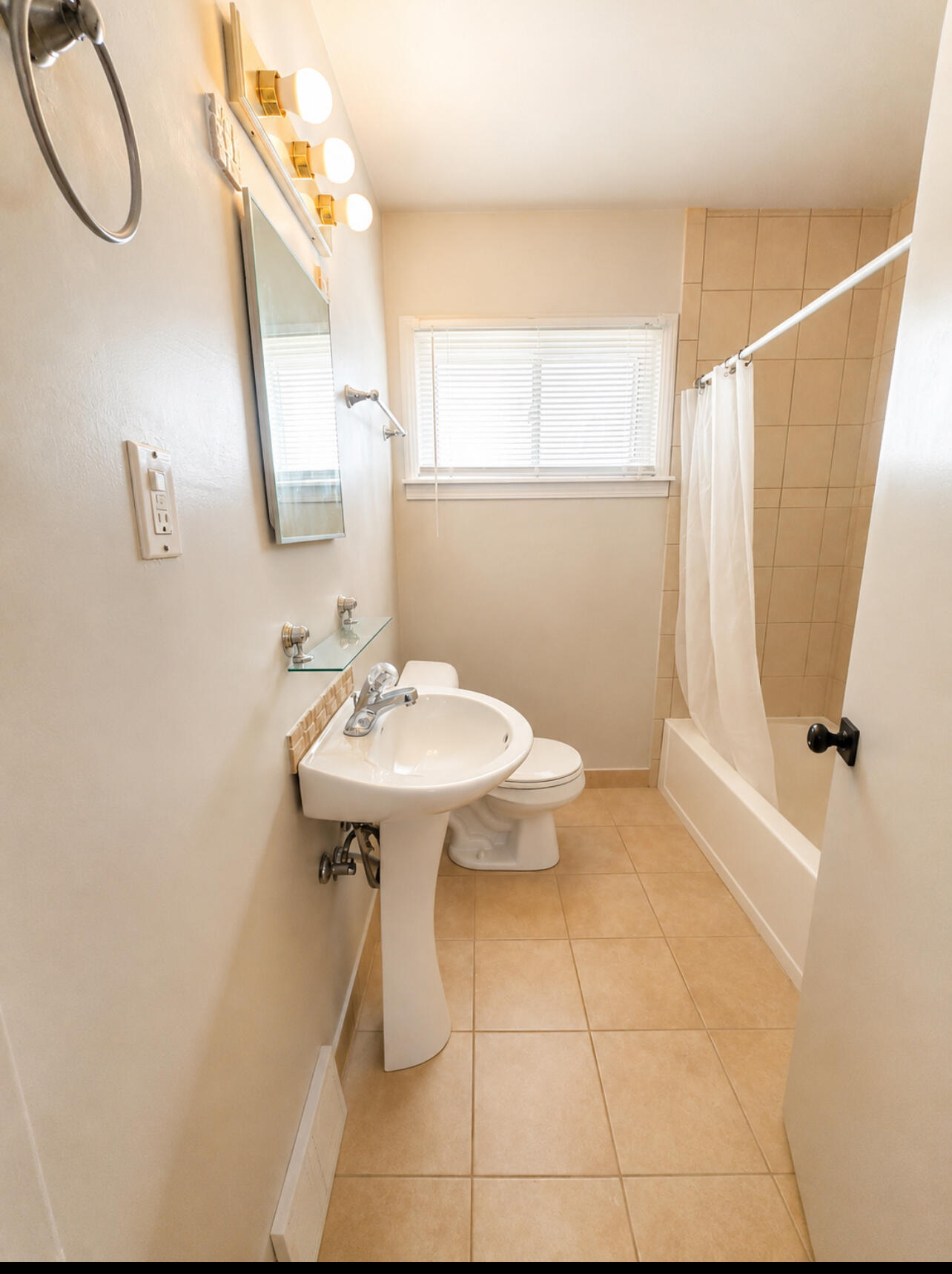 27392 Osmun Street Property Photo 9