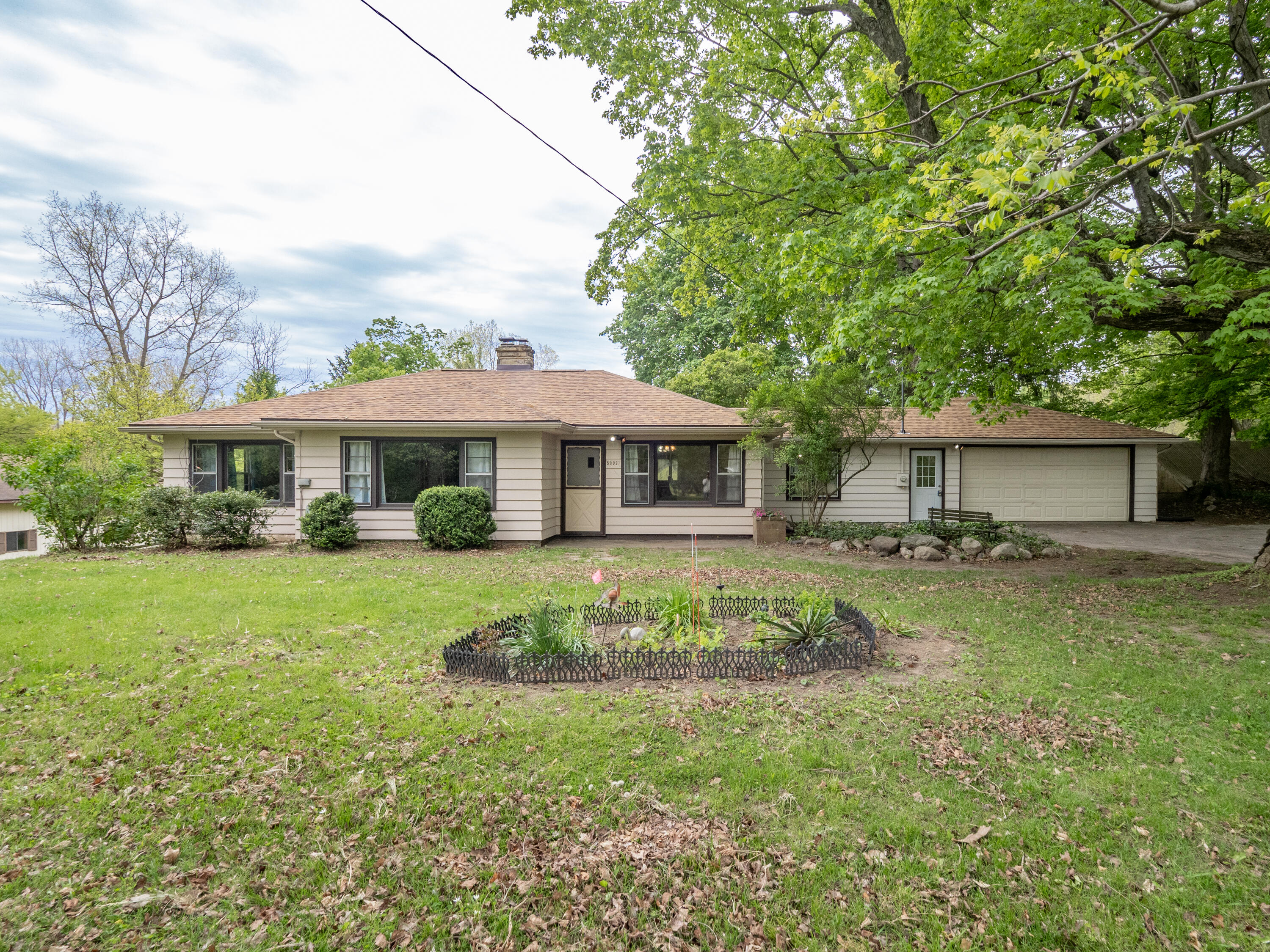 59021 County Road 215 Property Photo 1