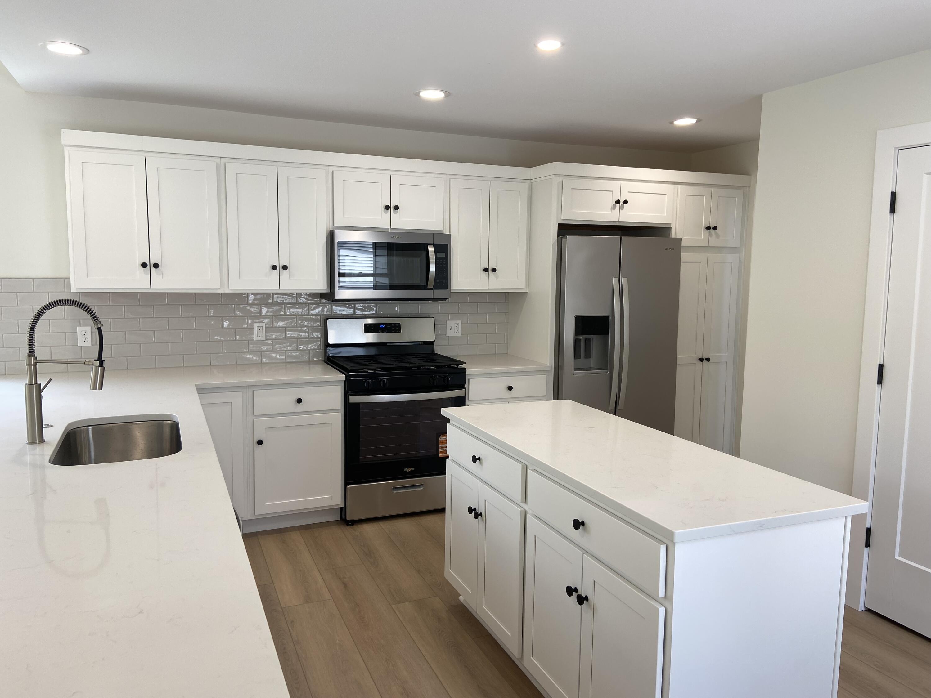 728 Violet Way Property Photo 10