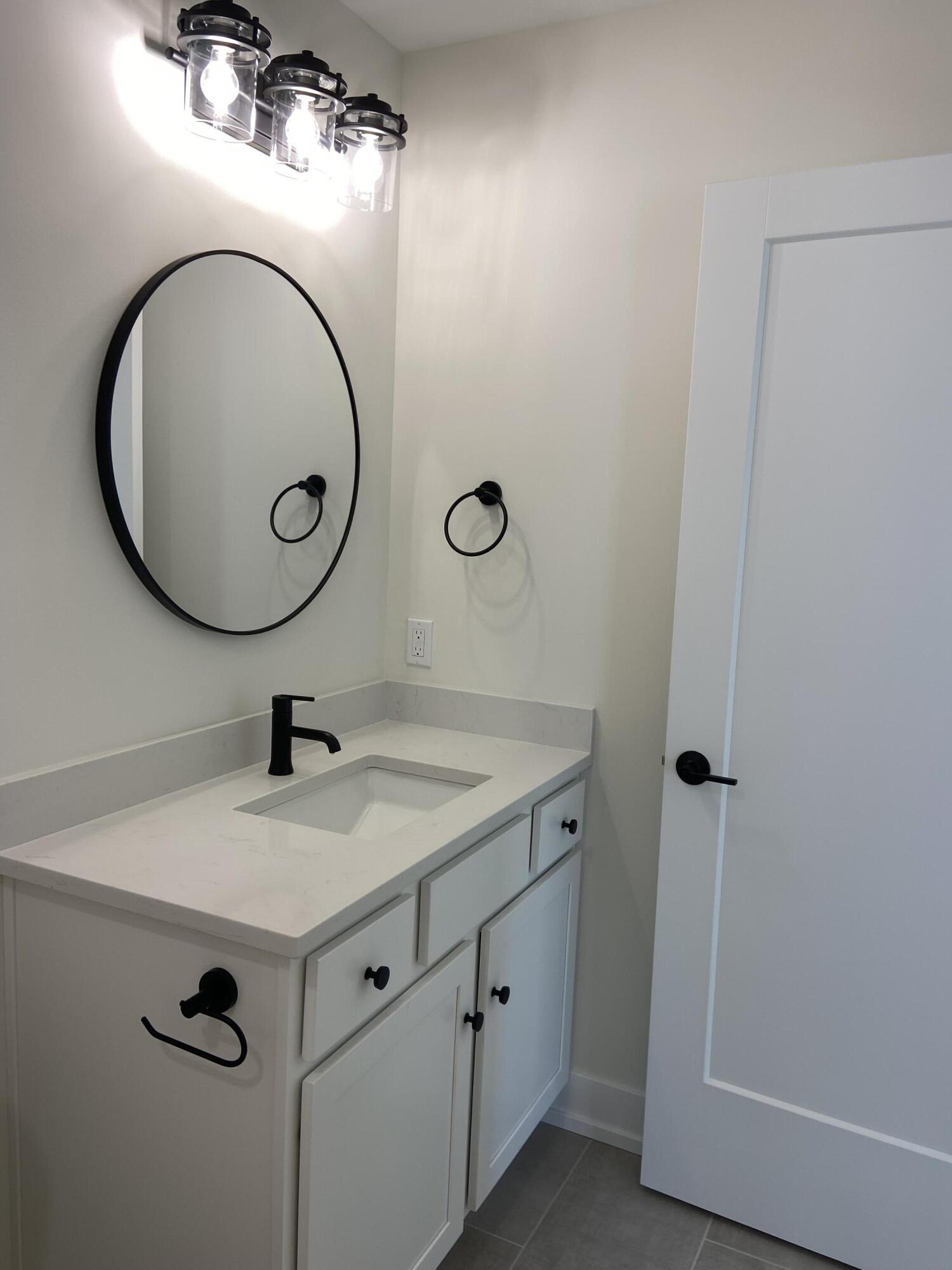 728 Violet Way Property Photo 13