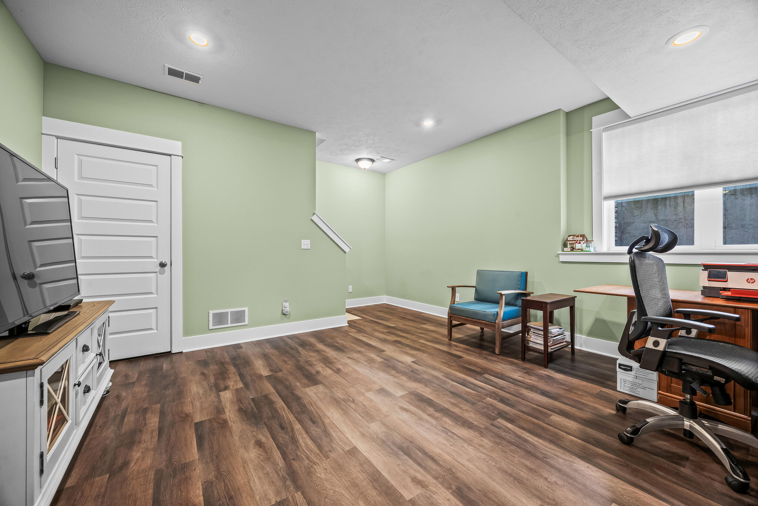 936 S Lake Street Property Photo 24