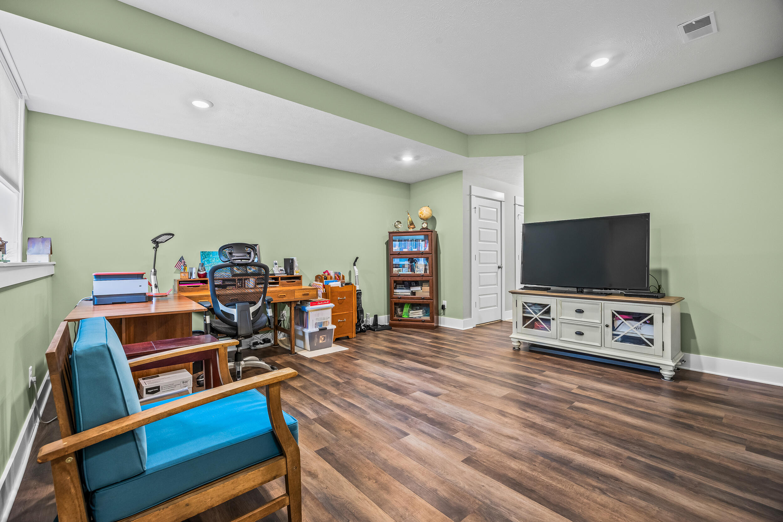 936 S Lake Street Property Photo 25
