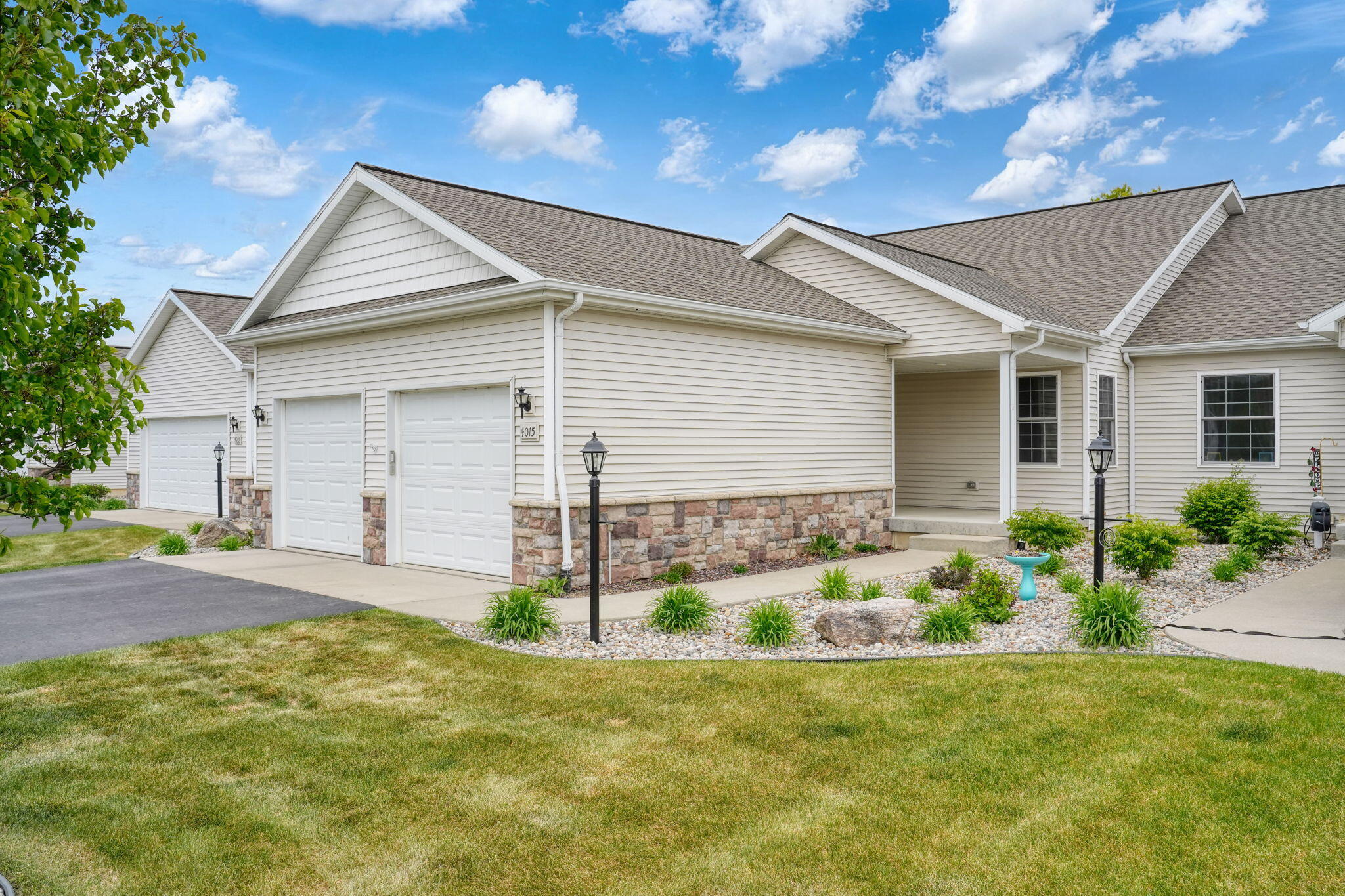 4015 Eastbridge Circle Property Photo 1