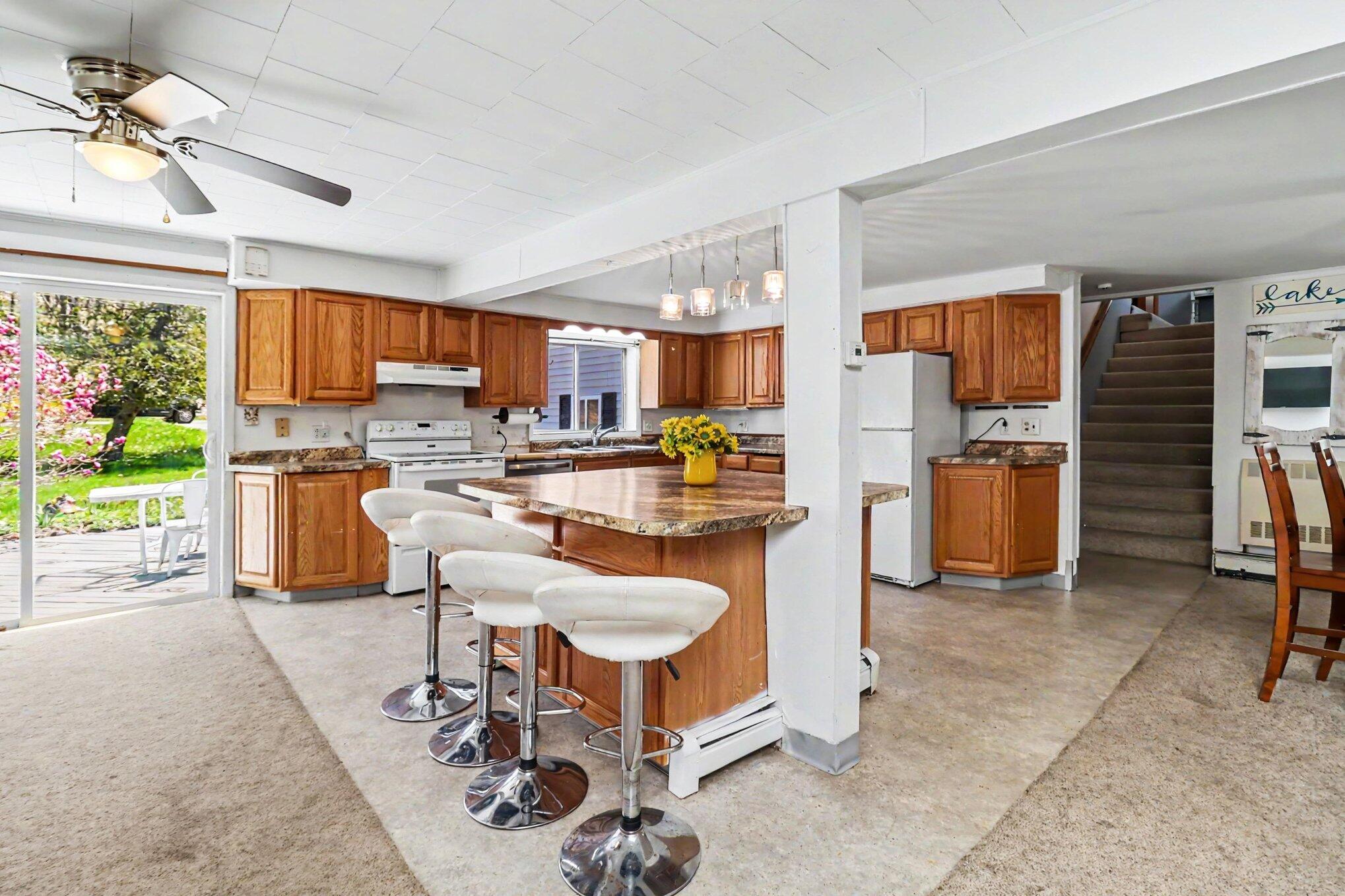 6665 Lakeshore Road Property Photo 5