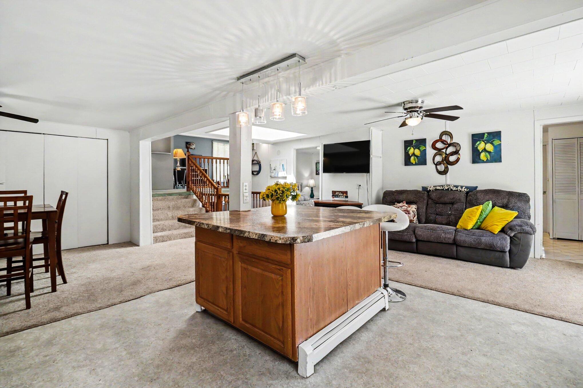 6665 Lakeshore Road Property Photo 19
