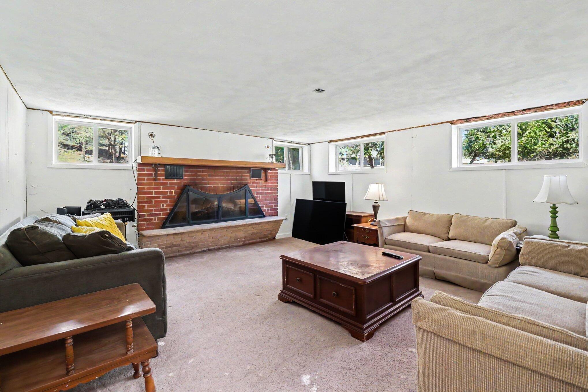6665 Lakeshore Road Property Photo 21