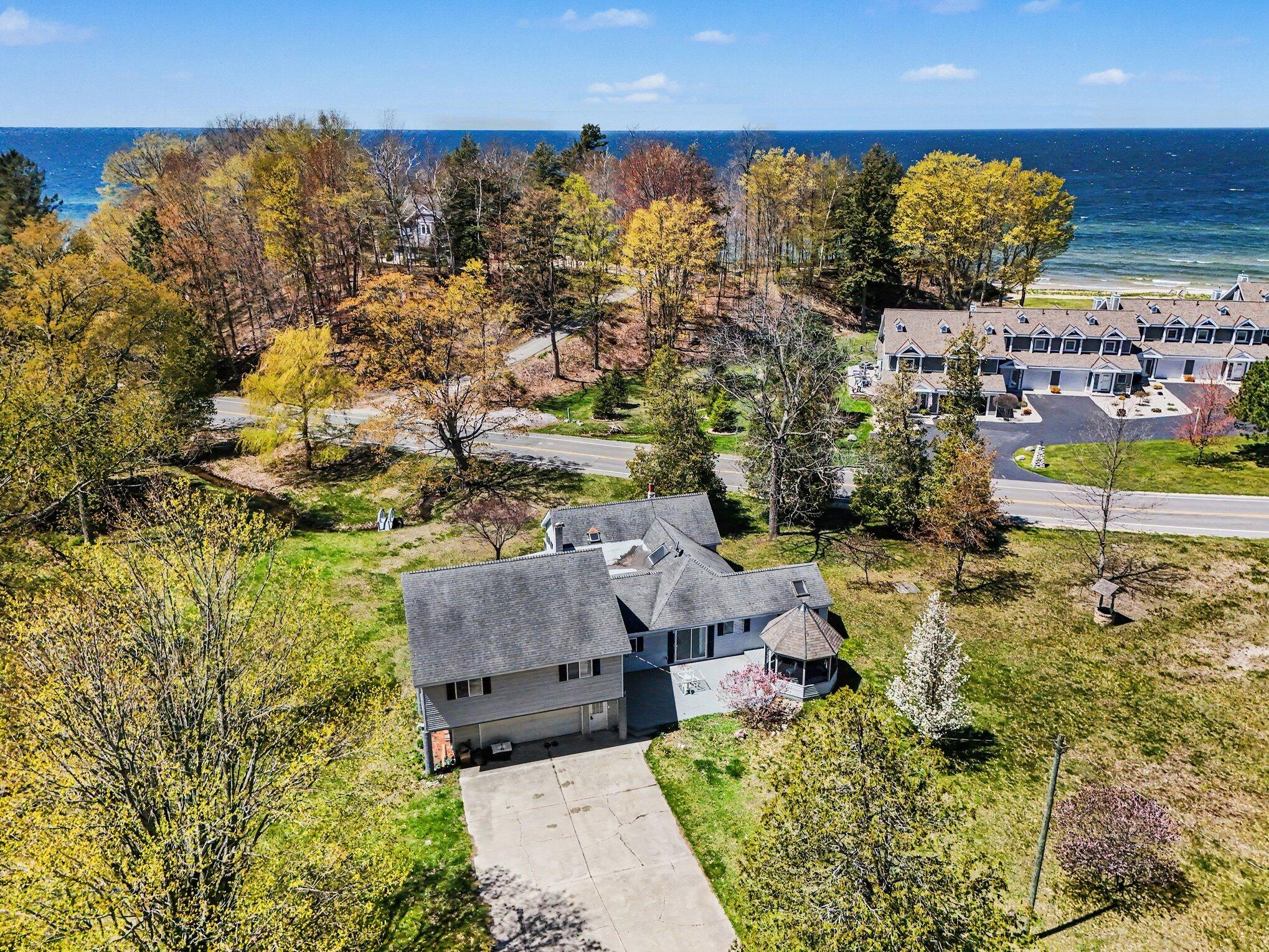 6665 Lakeshore Road Property Photo 28