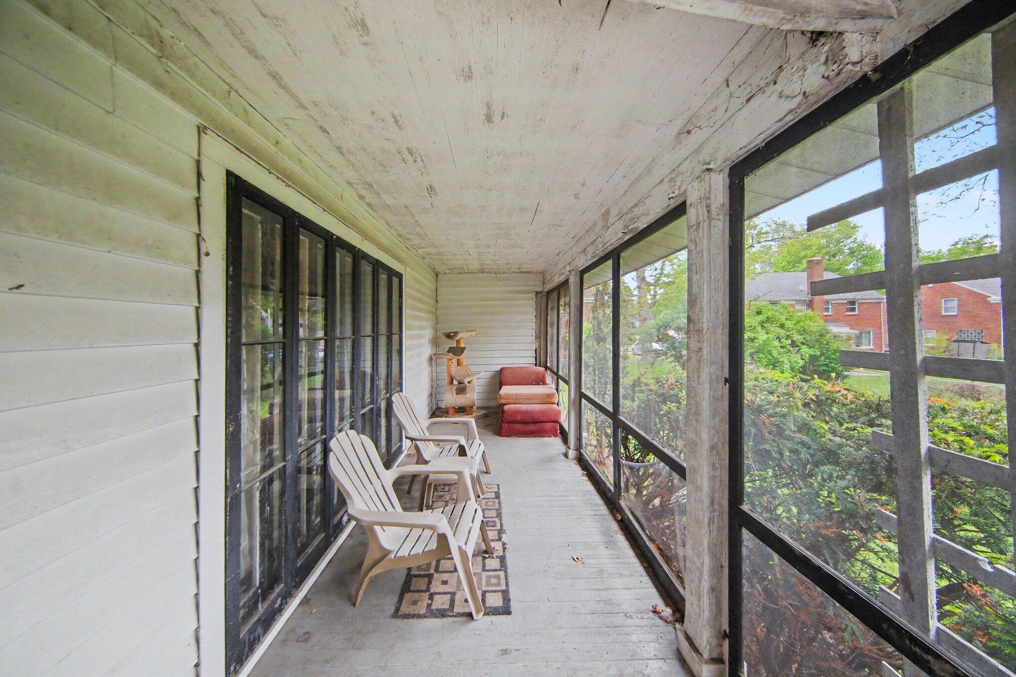 1011 W Maumee Street Property Photo 6
