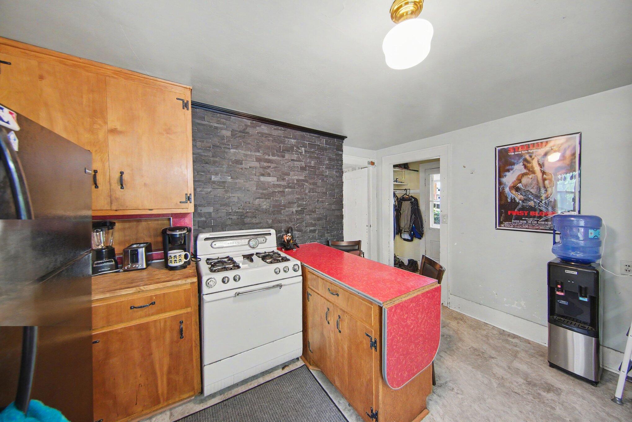 1011 W Maumee Street Property Photo 12