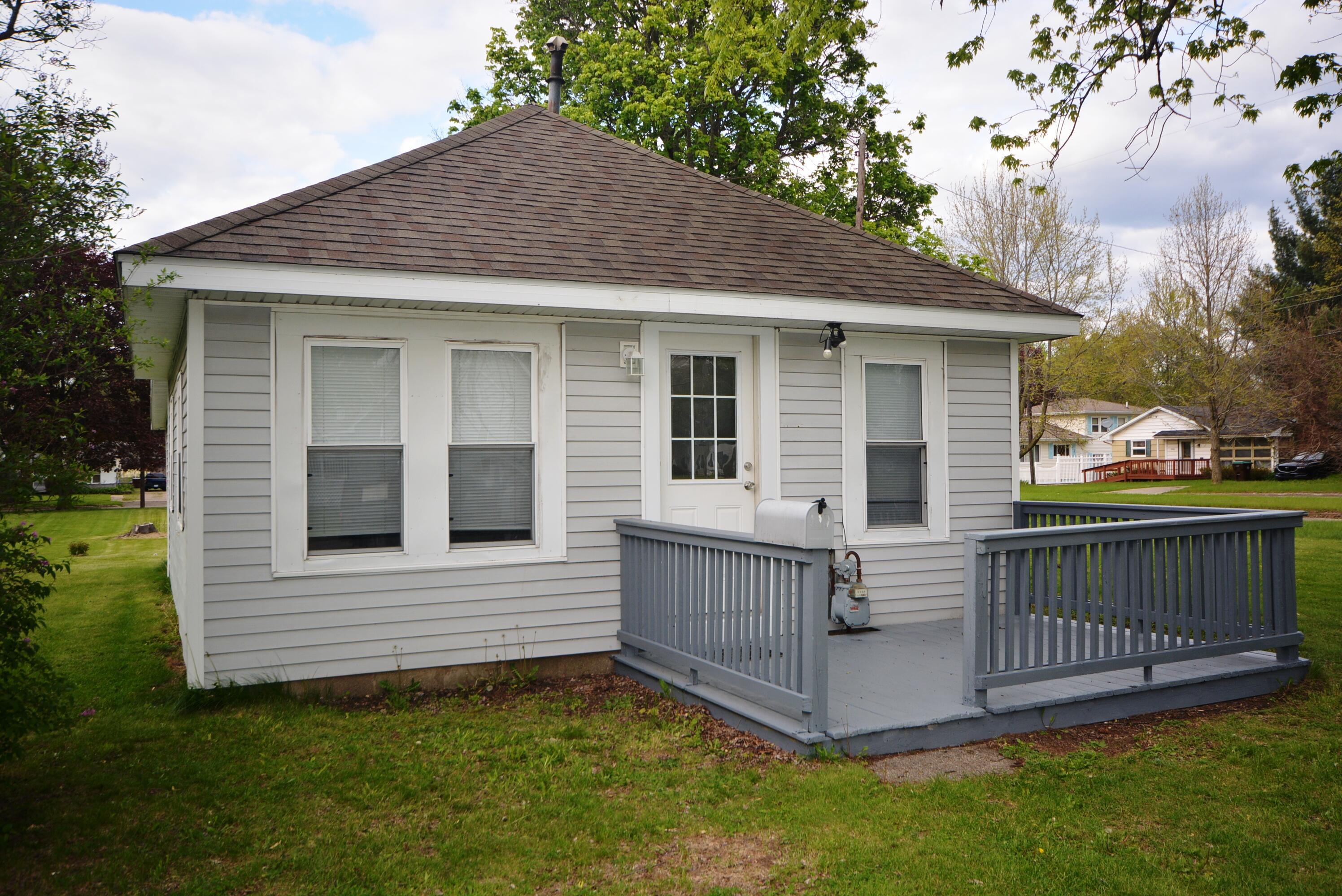 117 E North Street Property Photo 1