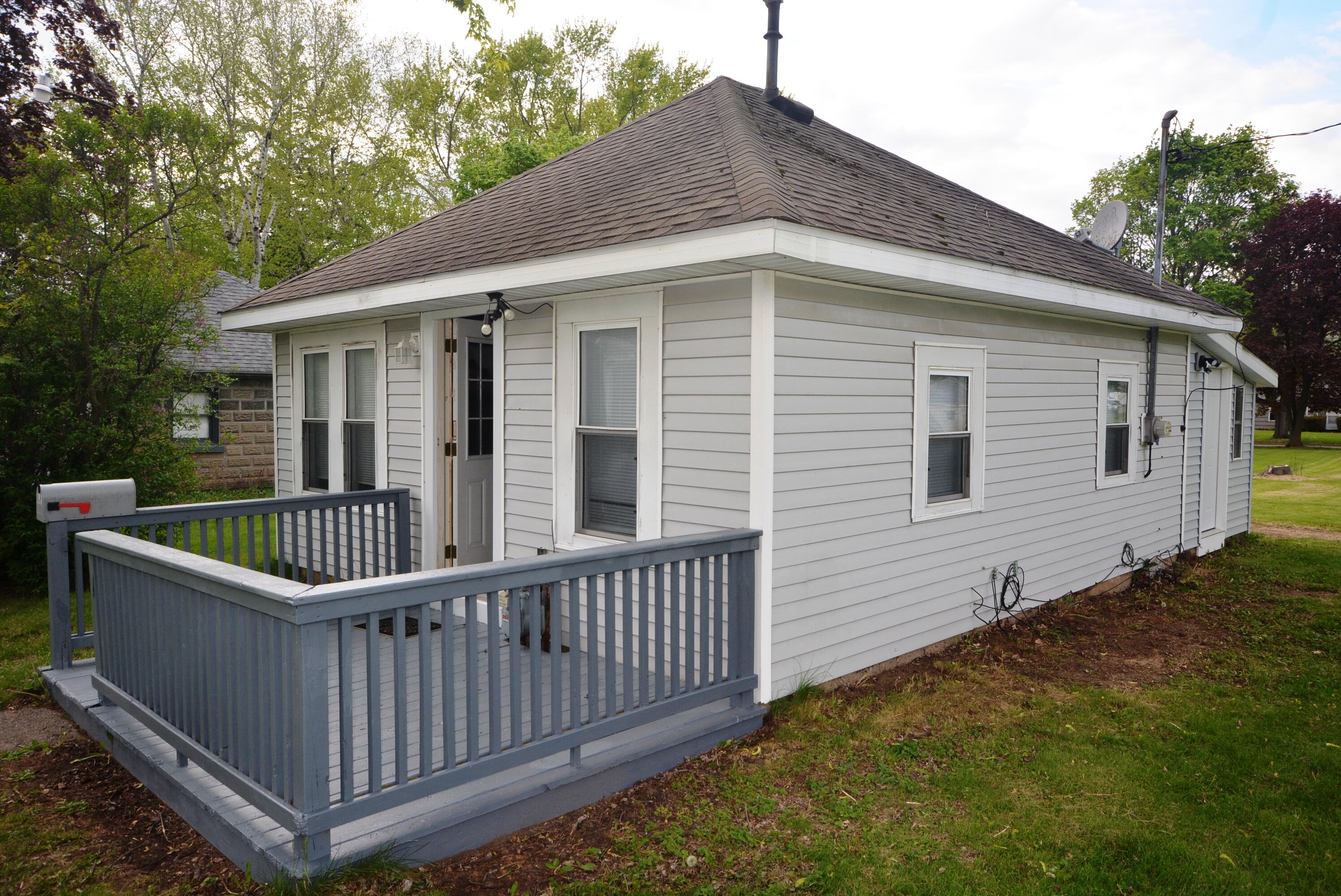 117 E North Street Property Photo 3
