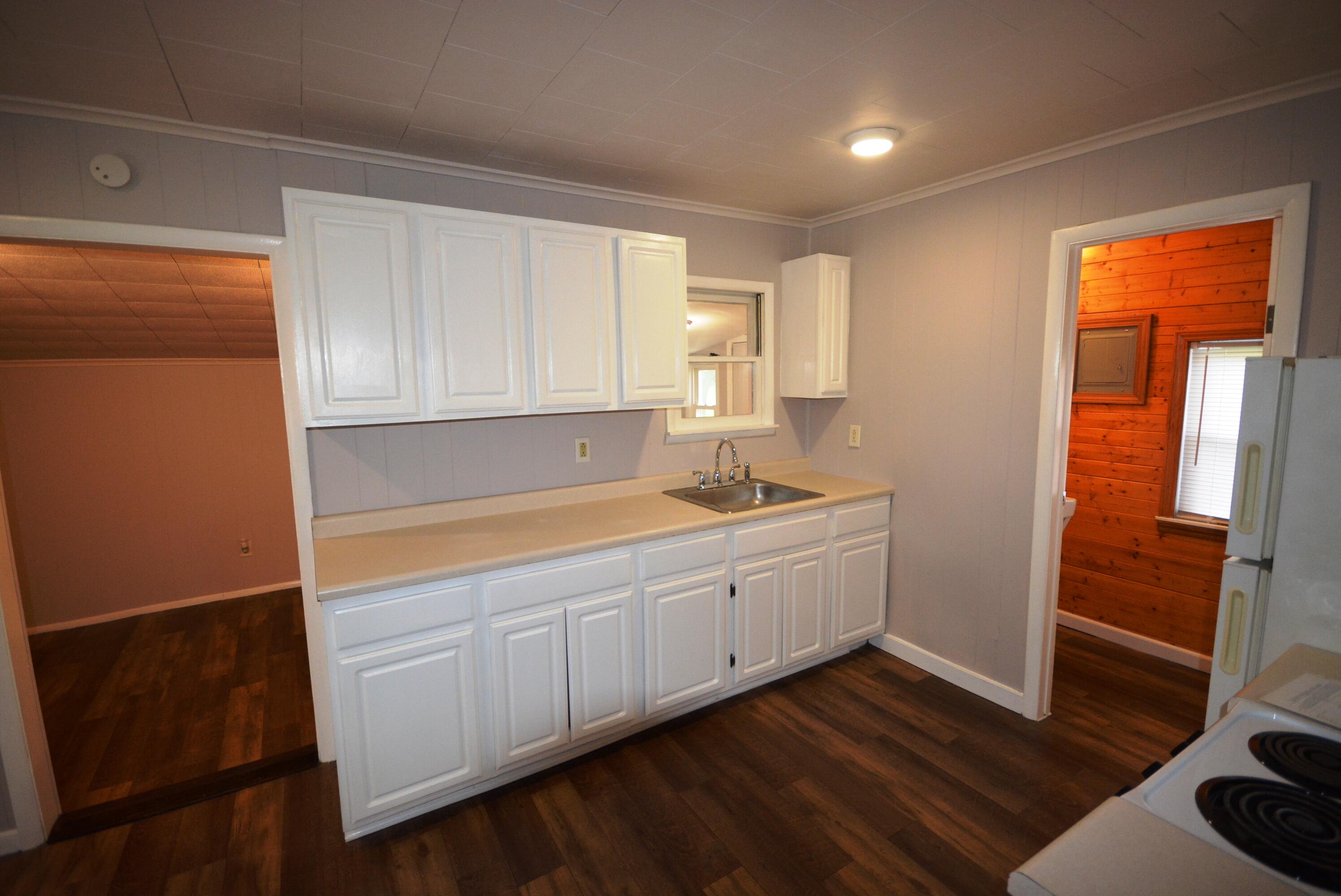 117 E North Street Property Photo 9