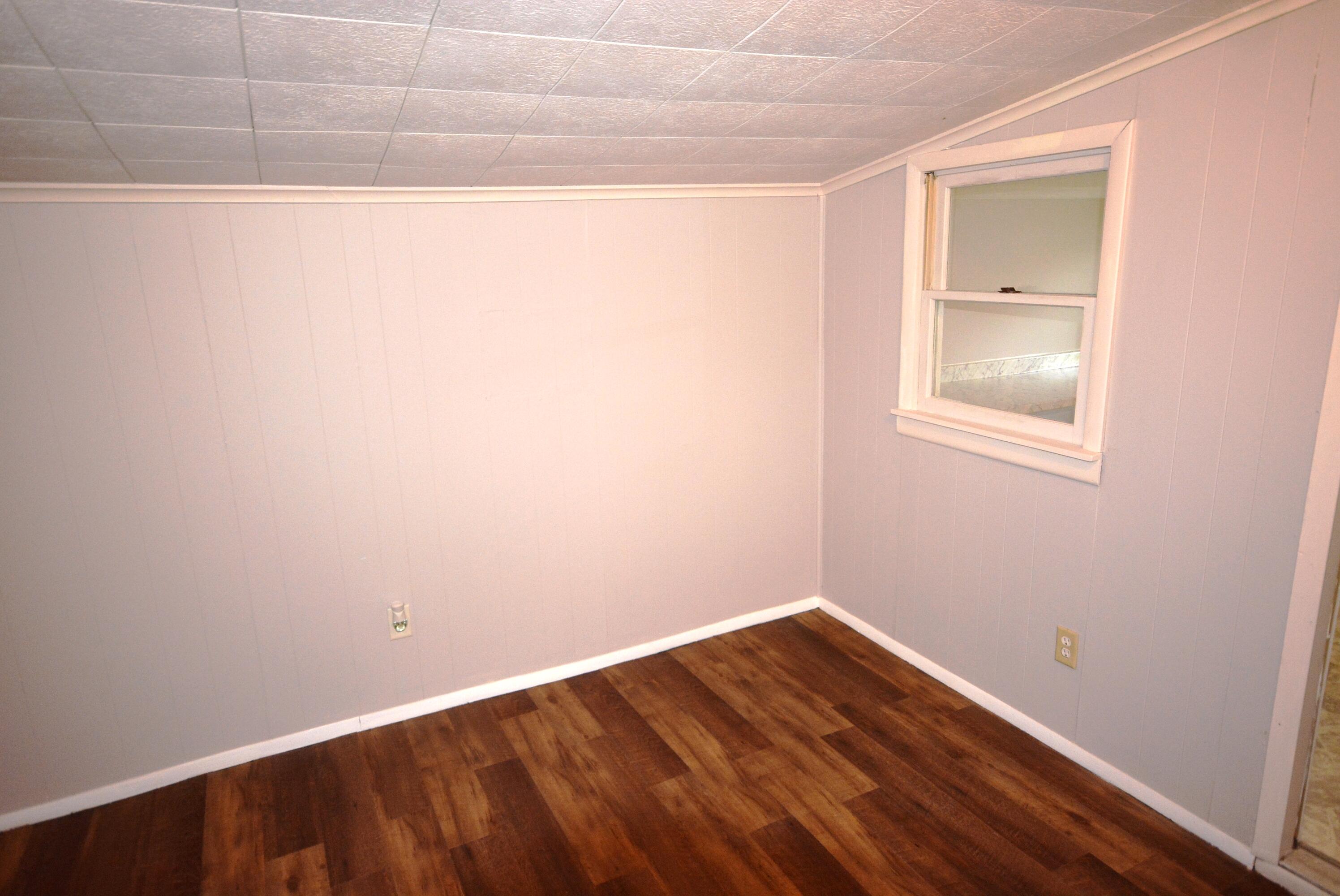 117 E North Street Property Photo 13