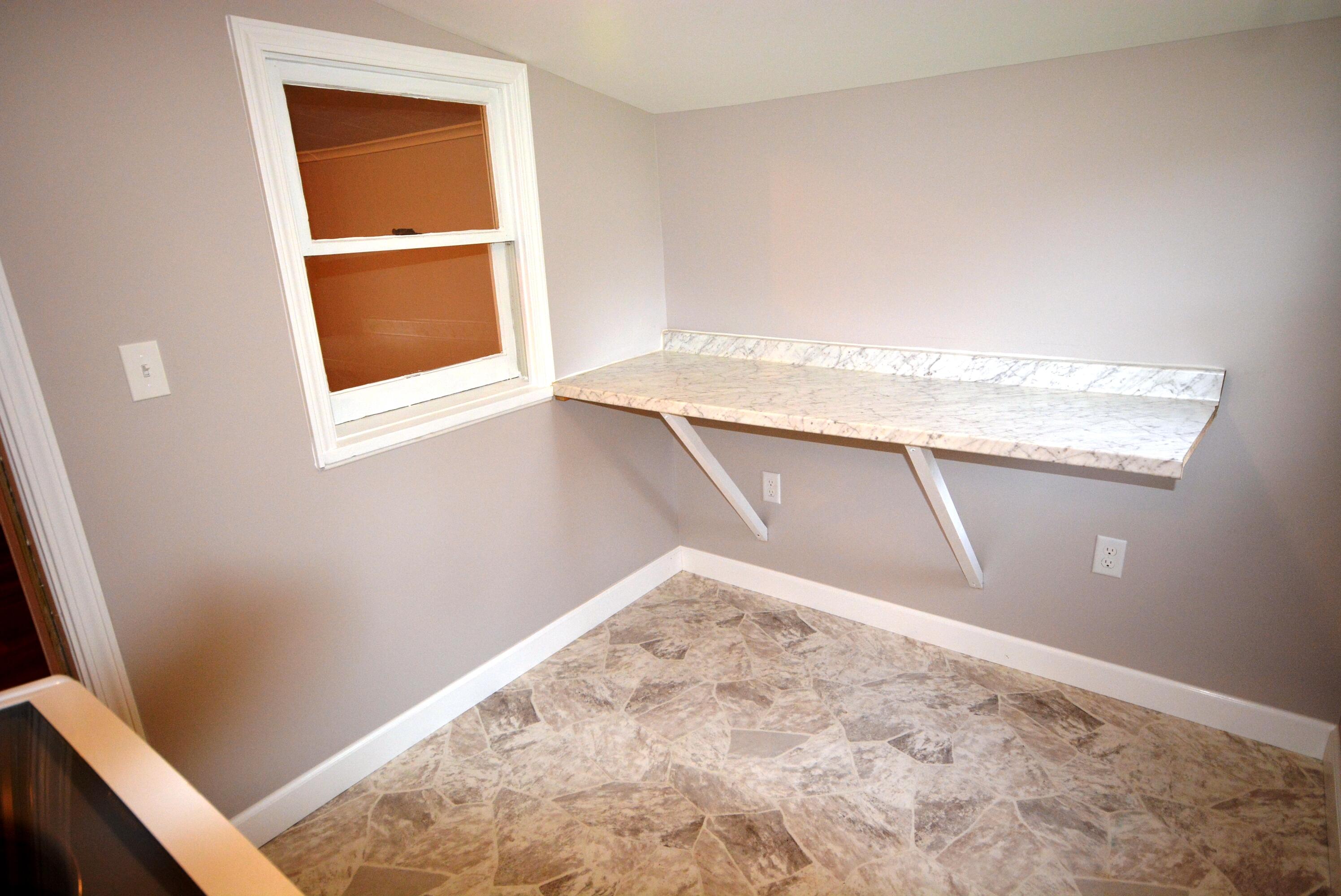 117 E North Street Property Photo 16