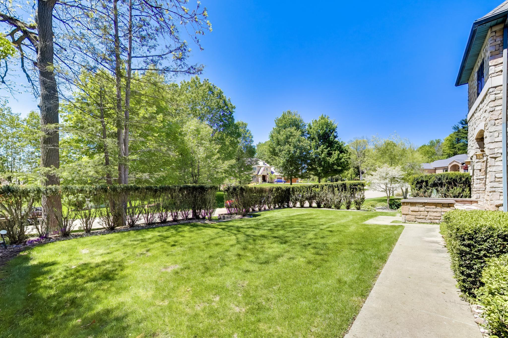 2287 Autumn Ridge Property Photo 3