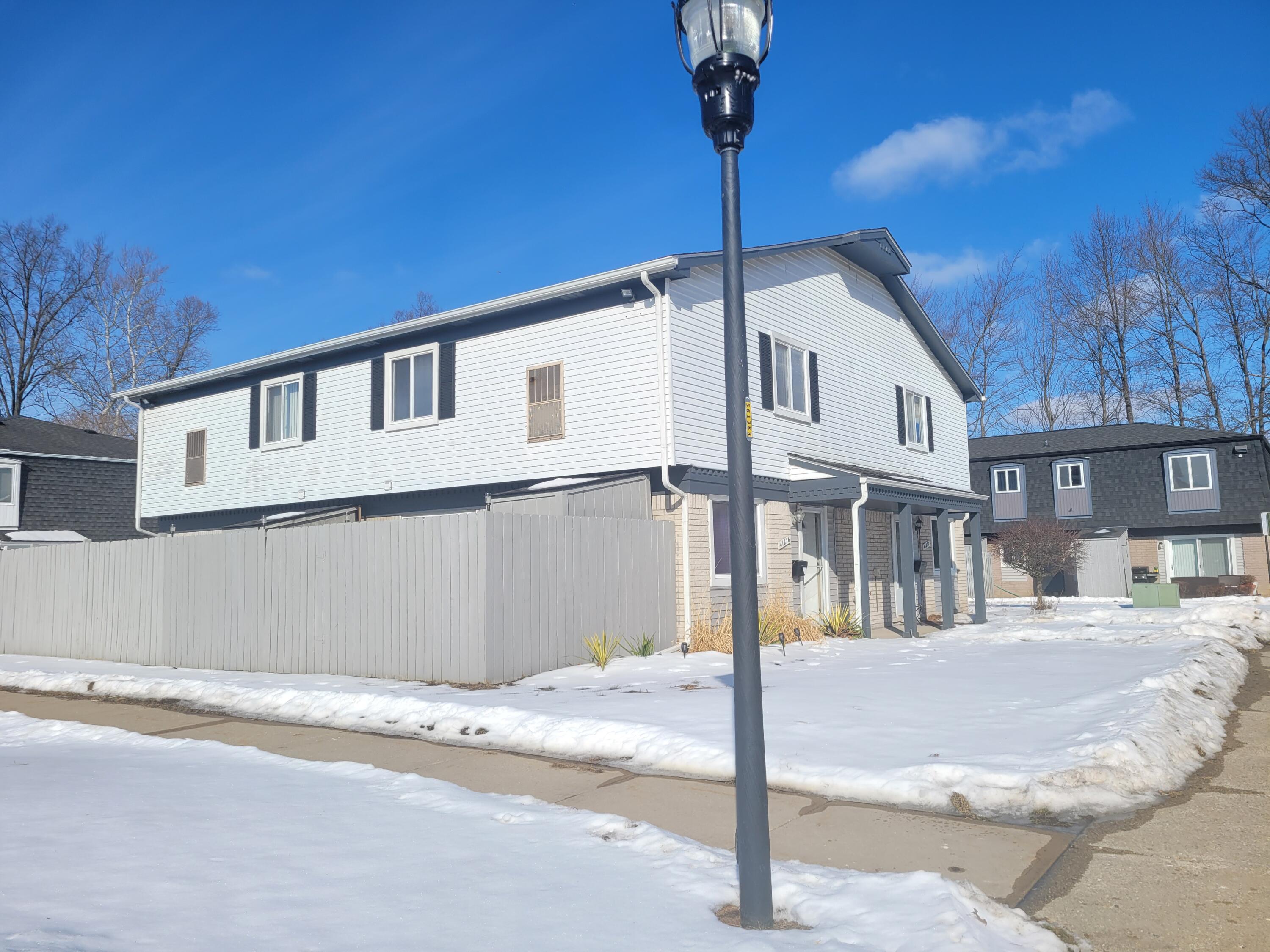 41276 N Woodbury Green Drive Property Photo 4