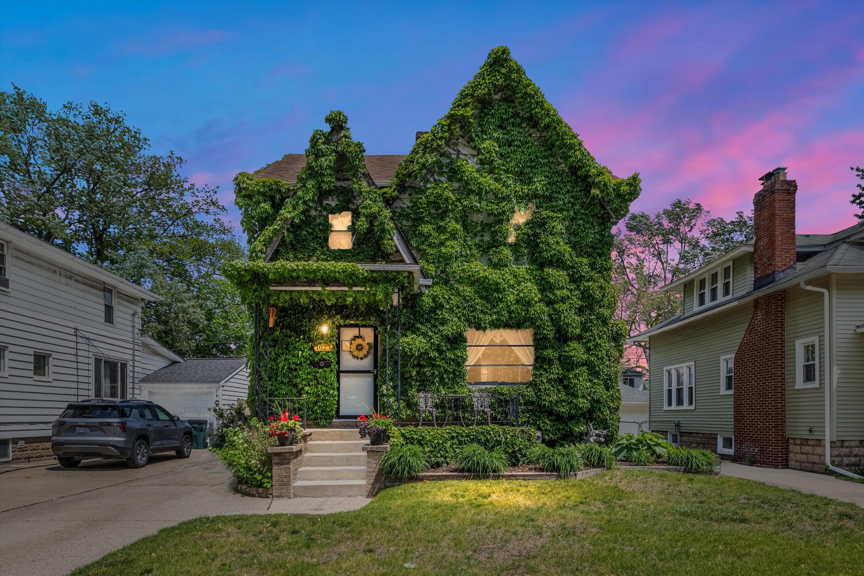 1023 Longfellow Avenue Property Photo 1