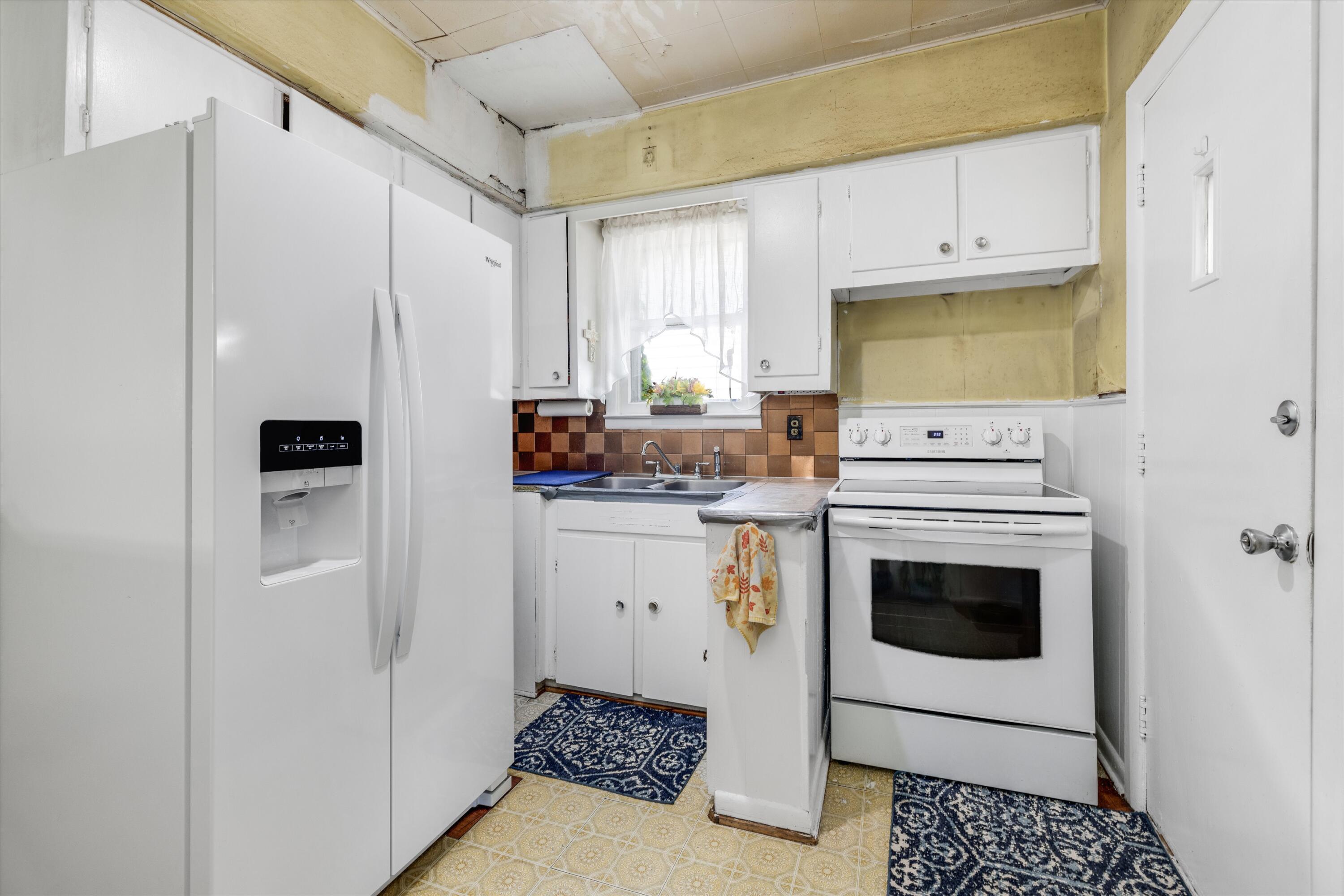 1023 Longfellow Avenue Property Photo 10