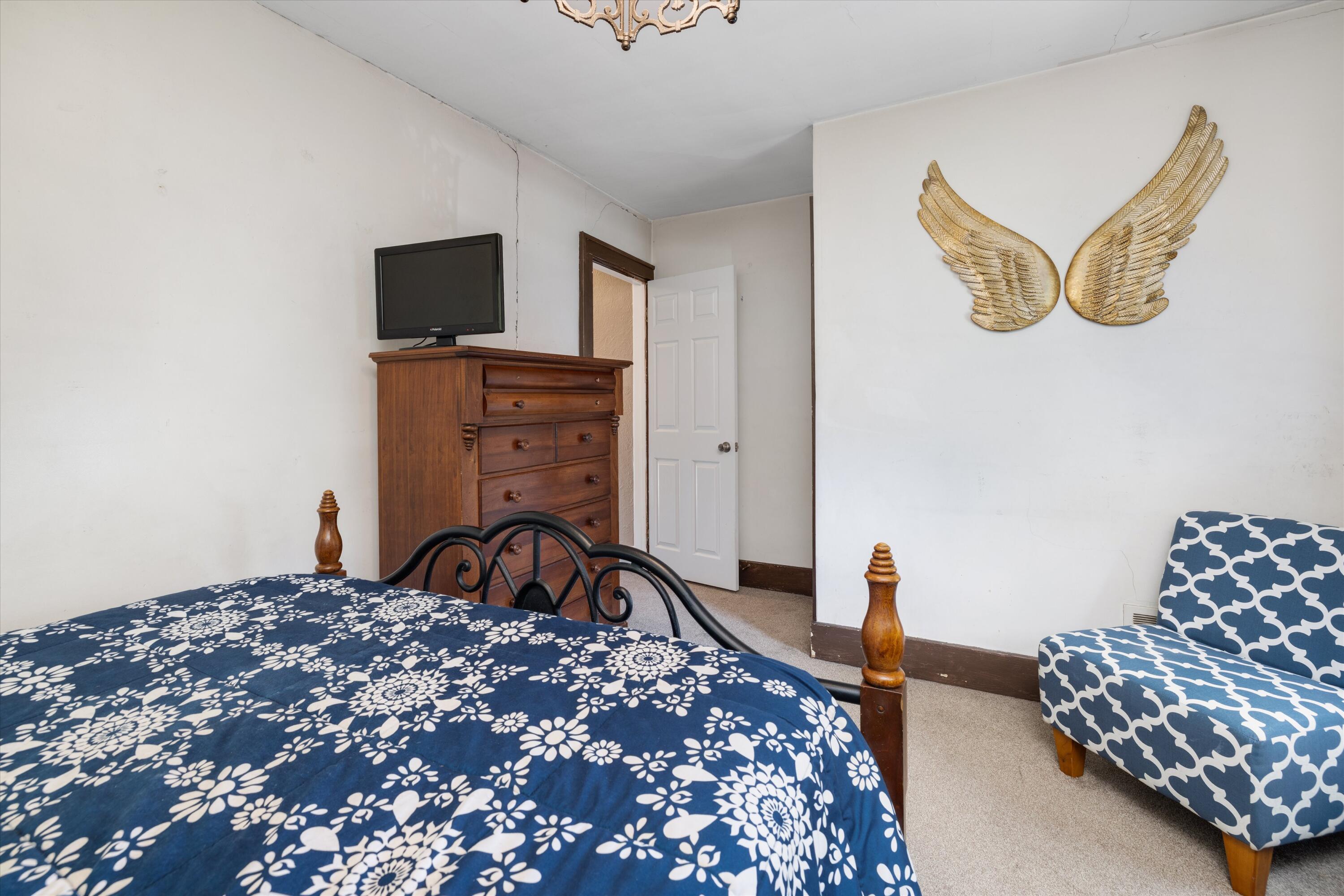1023 Longfellow Avenue Property Photo 13