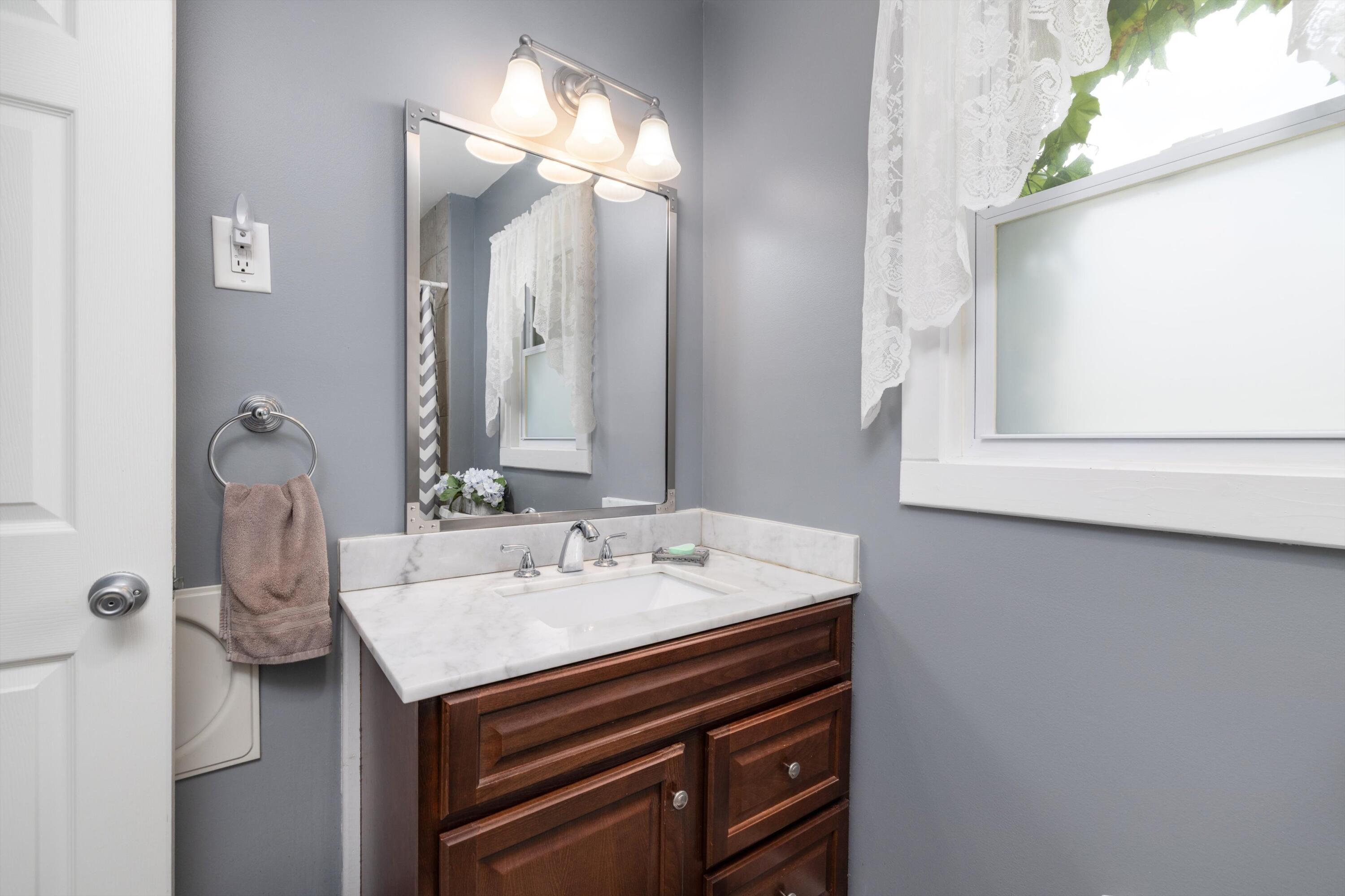 1023 Longfellow Avenue Property Photo 16
