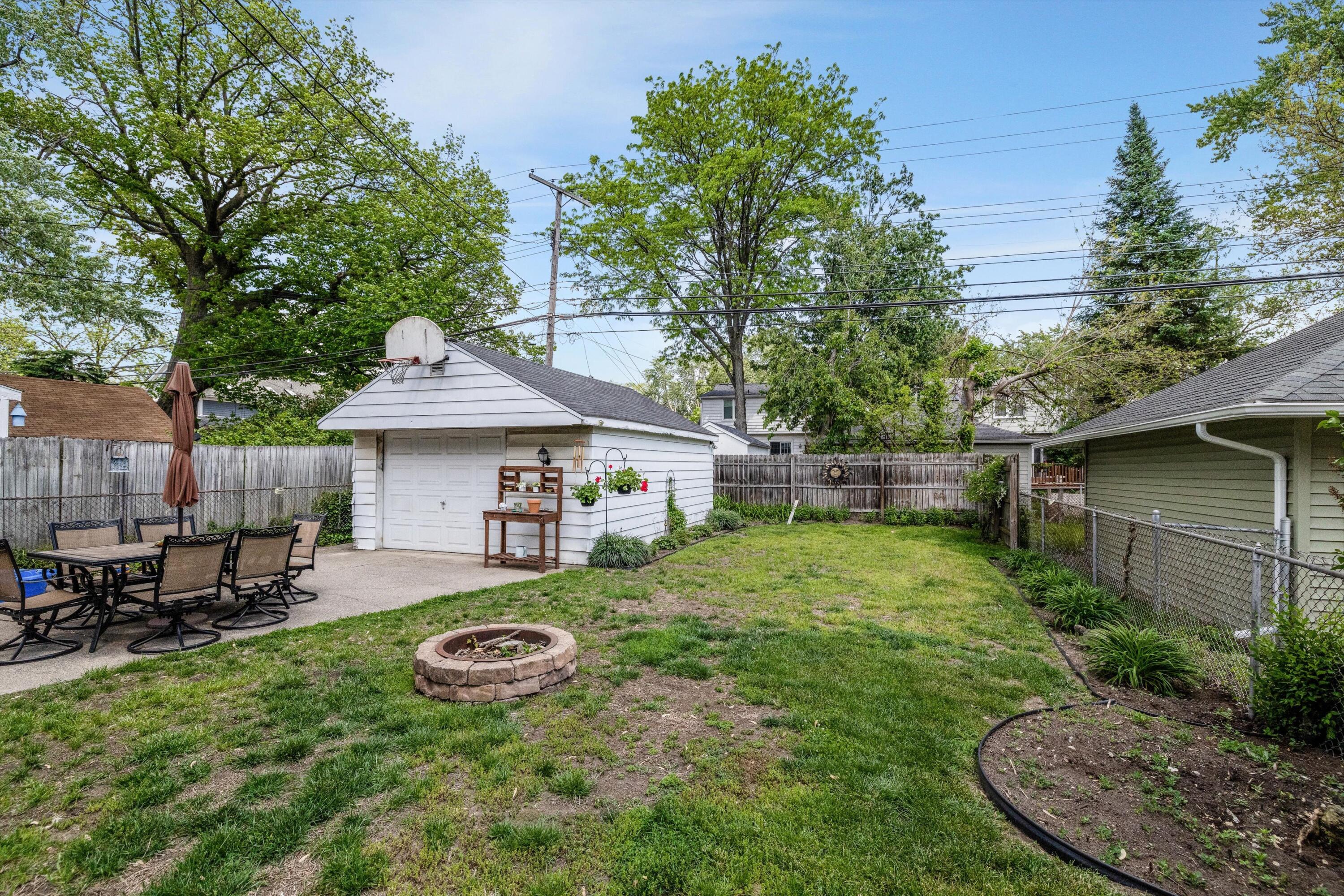 1023 Longfellow Avenue Property Photo 22