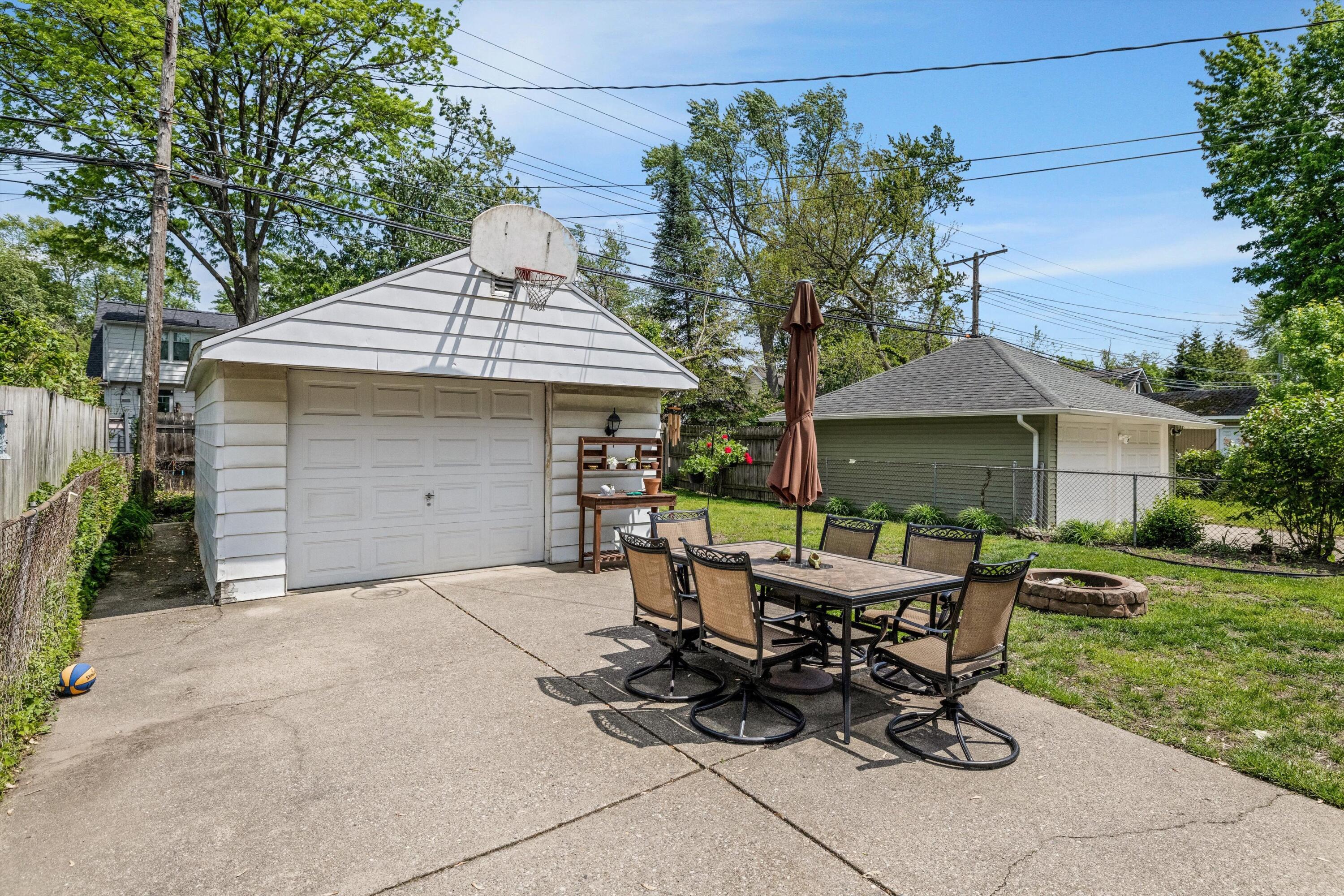 1023 Longfellow Avenue Property Photo 23