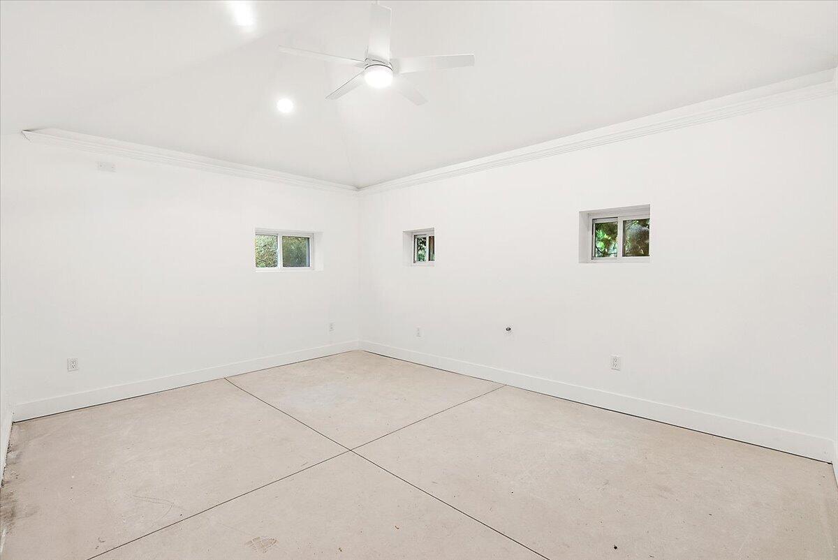 39 W Elza Avenue Property Photo 22