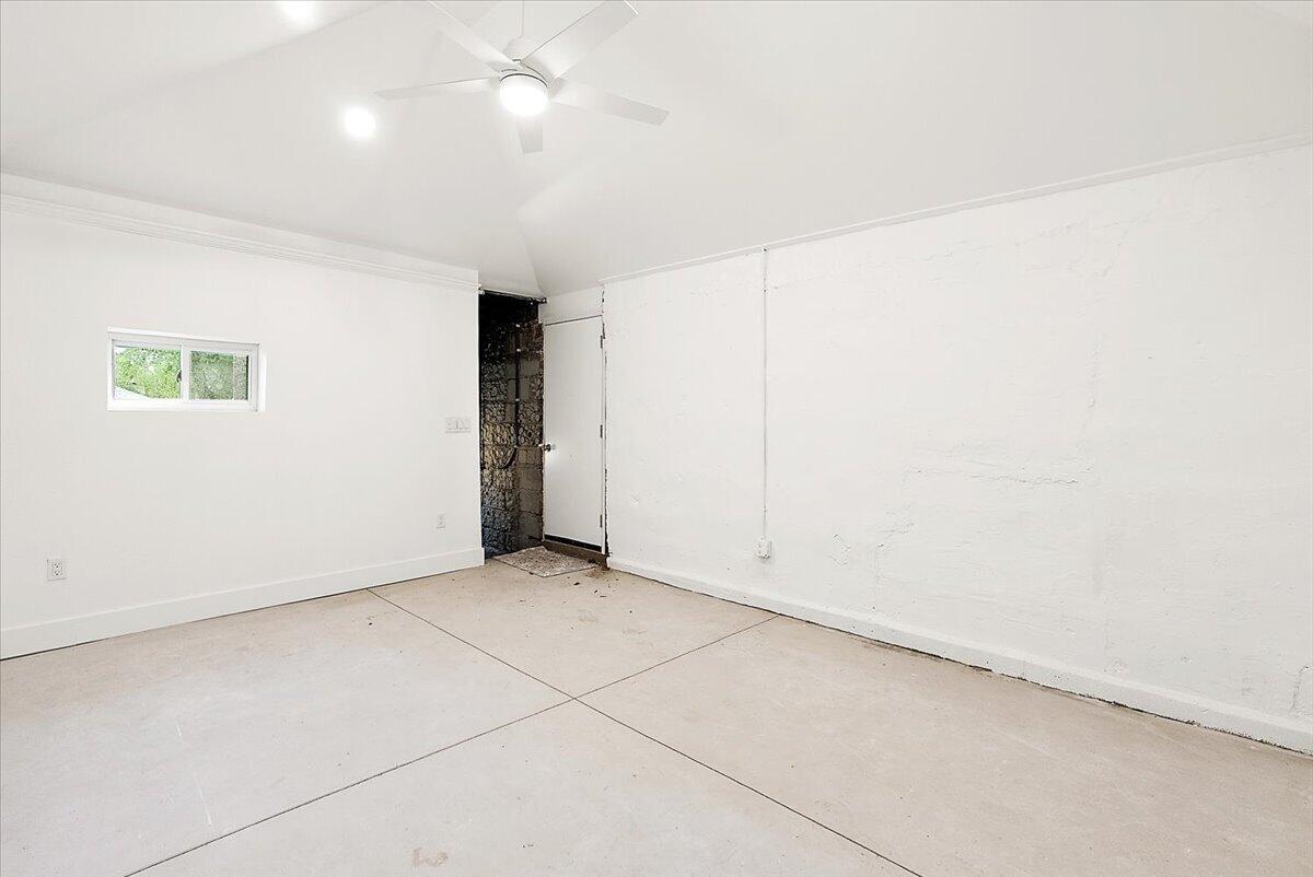 39 W Elza Avenue Property Photo 23