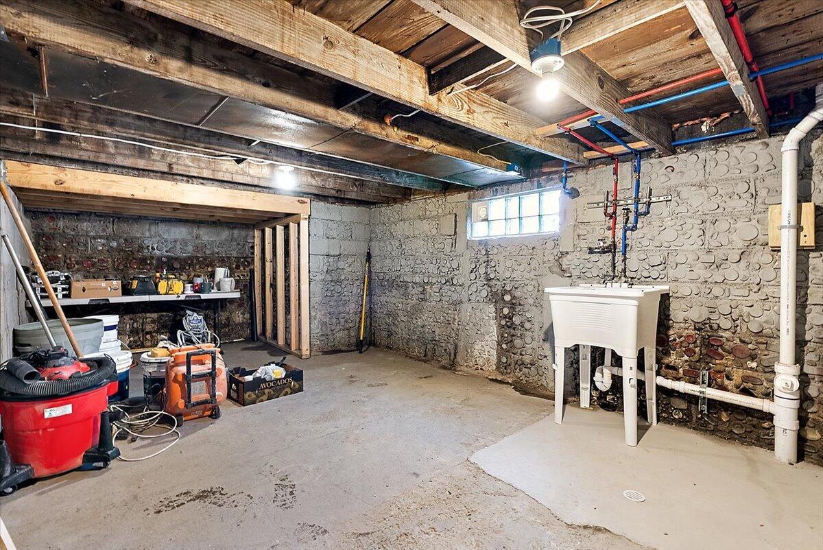 39 W Elza Avenue Property Photo 25