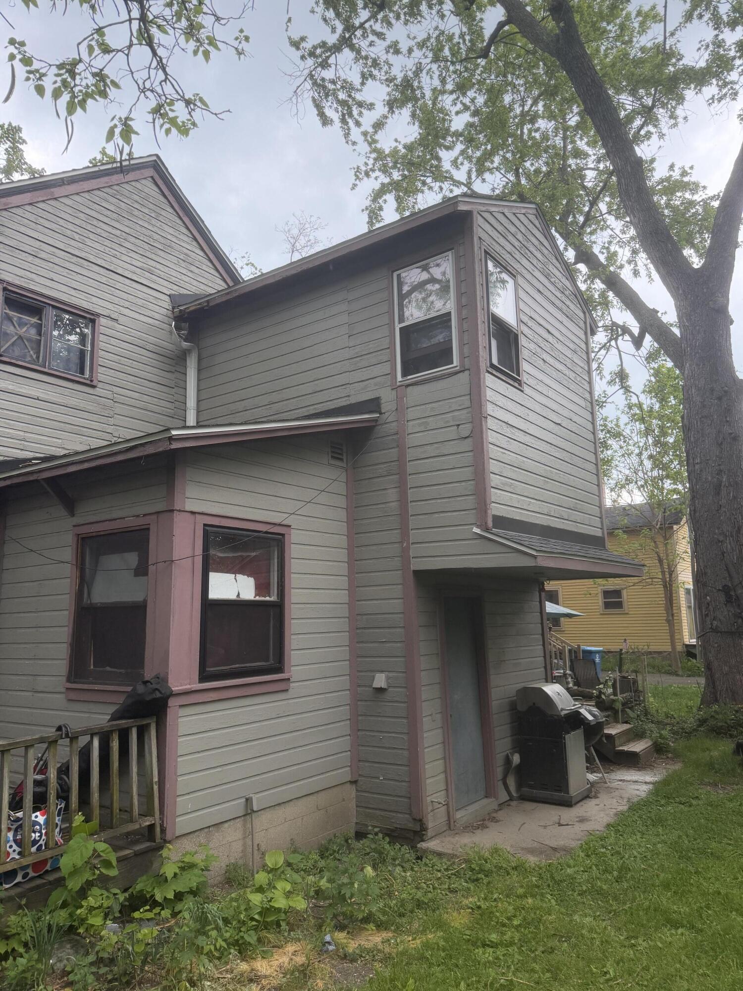 418-420 Elm Street Property Photo 2