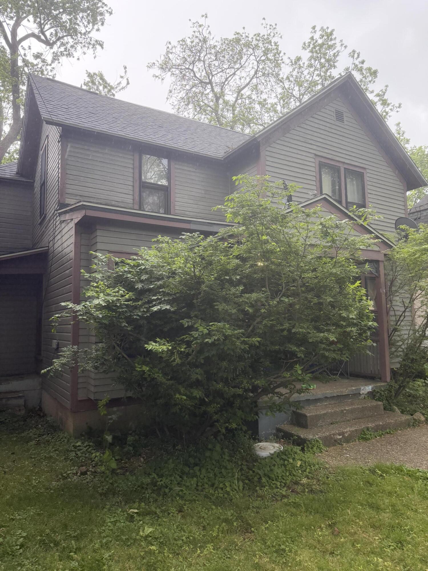 418-420 Elm Street Property Photo 4
