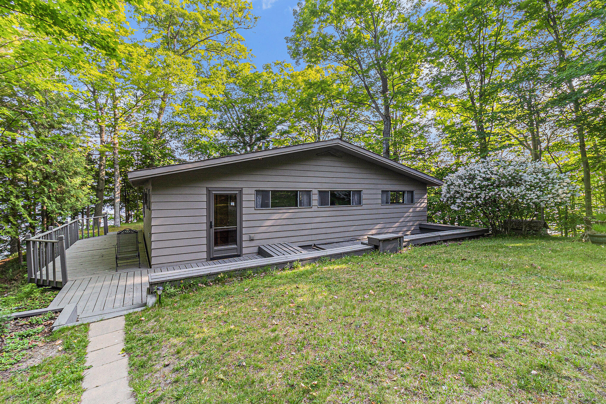 6253 Loggers Lane Property Photo 1