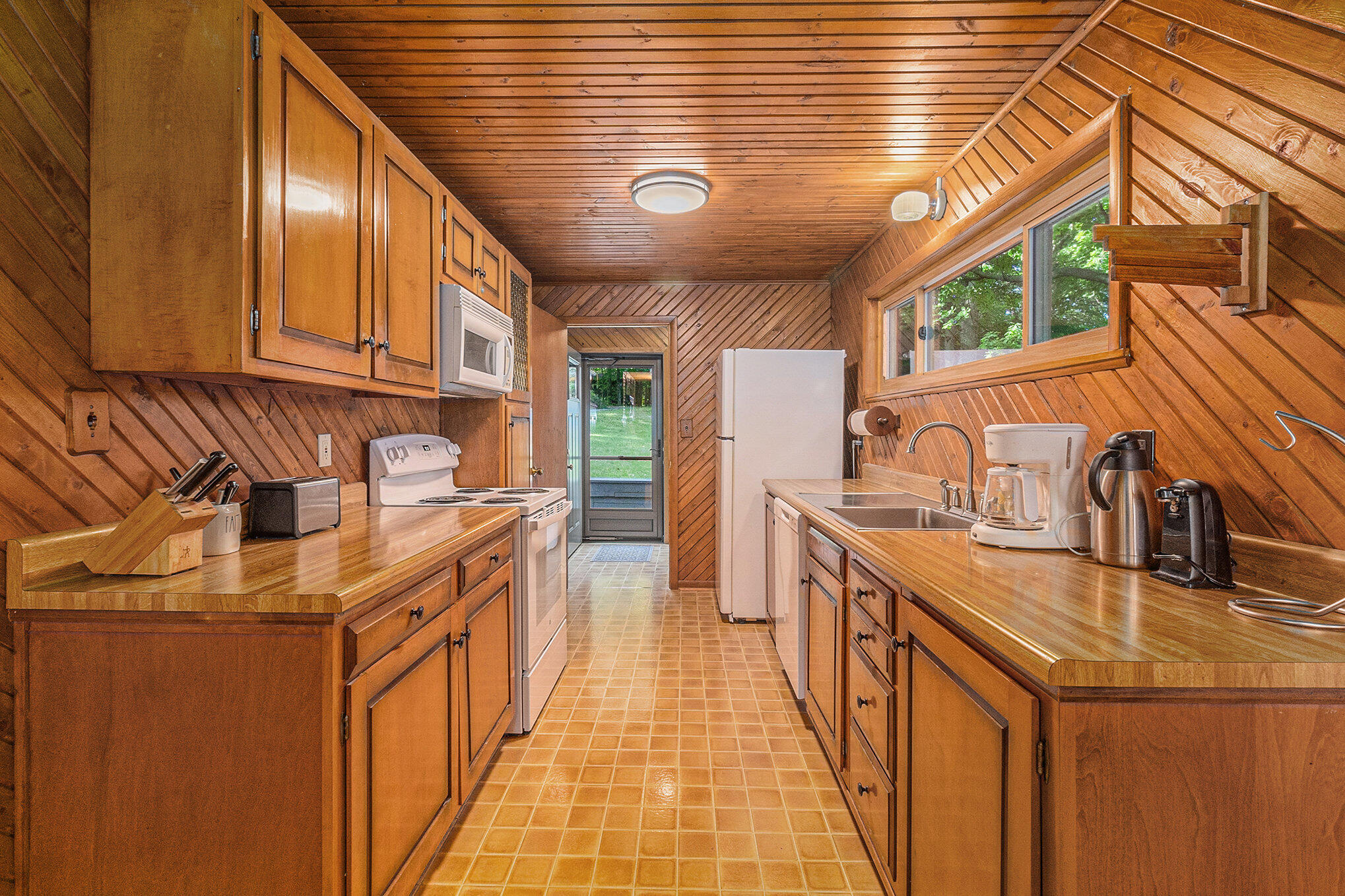 6253 Loggers Lane Property Photo 13