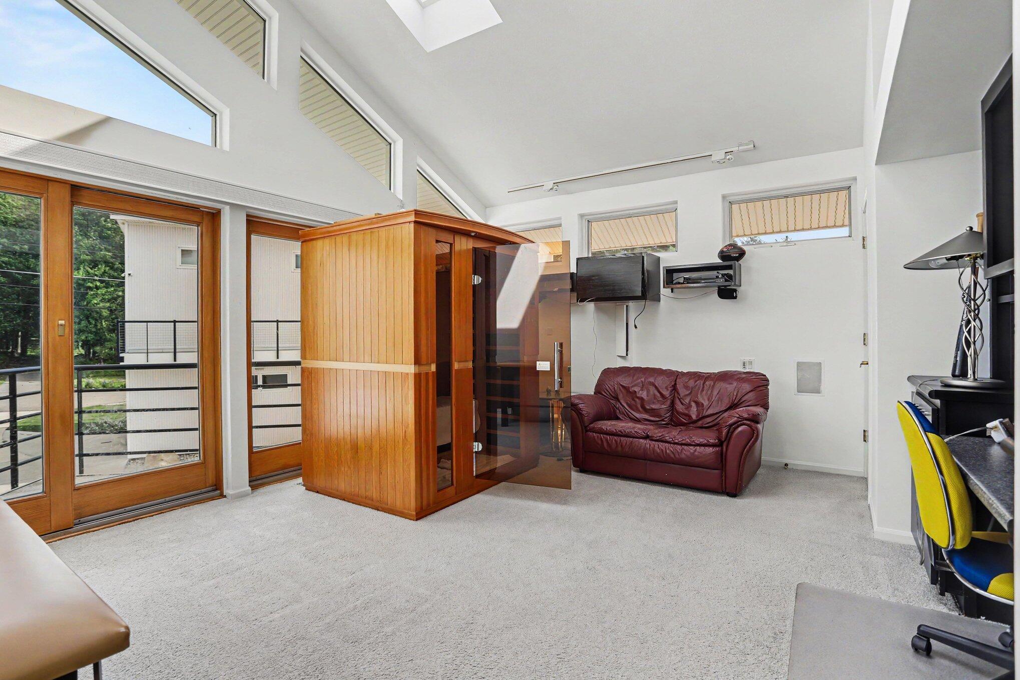 1046 N Eagle Lake Drive Property Photo 8