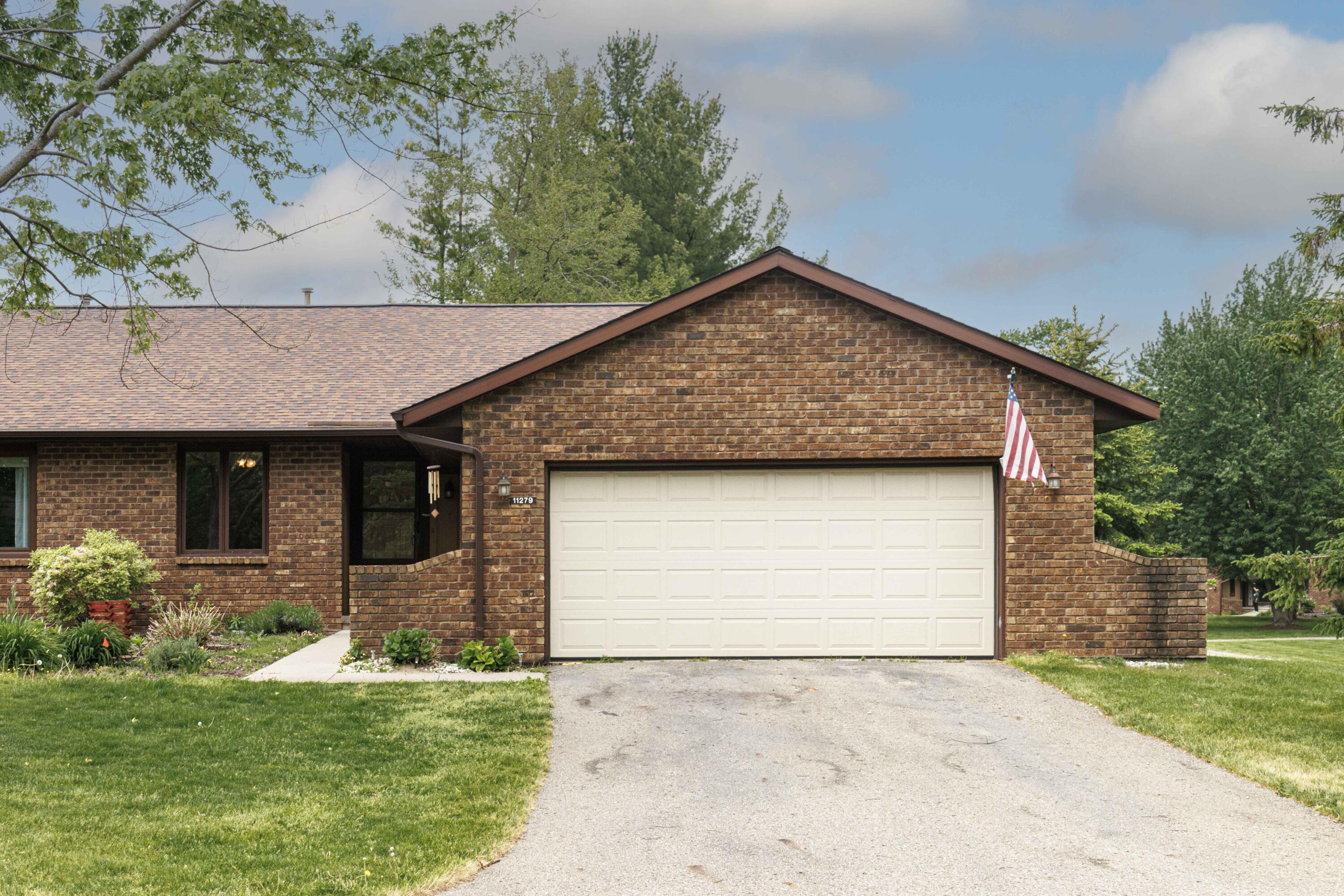11279 Whispering Creek Drive Property Photo 1
