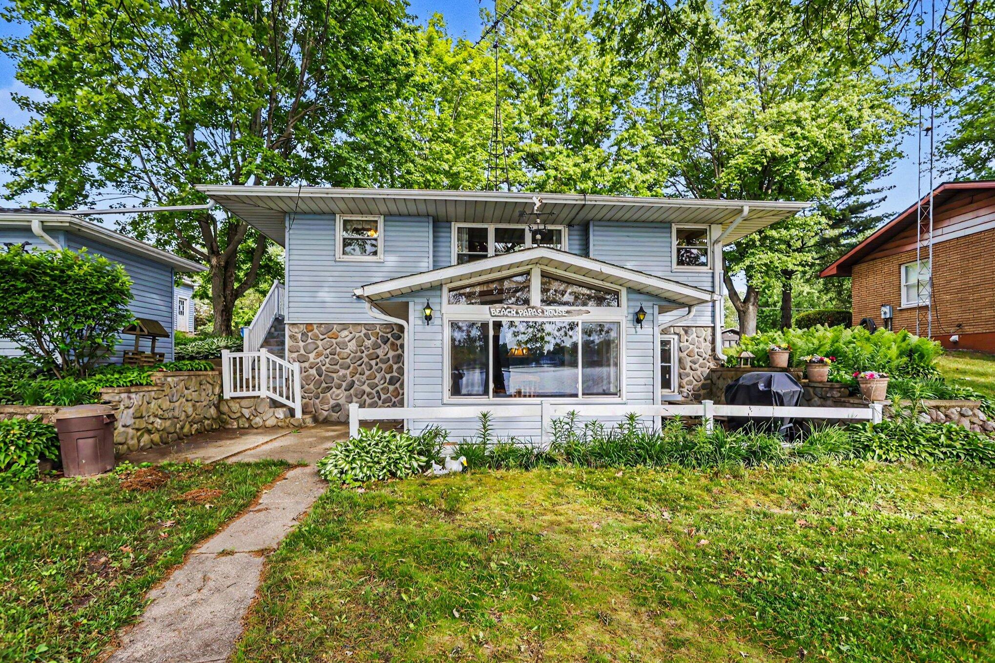 60779 W Oak Drive Property Photo 2
