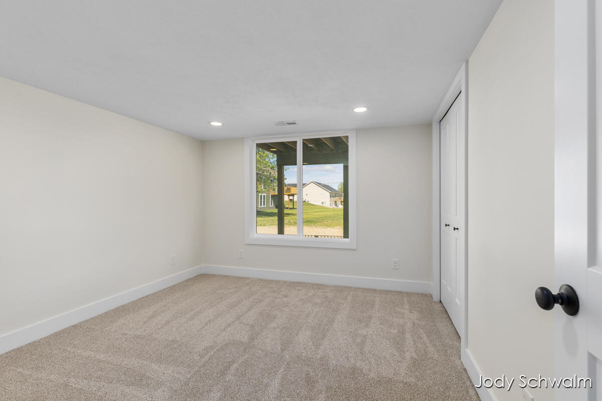 748 Noble Drive Property Photo 23