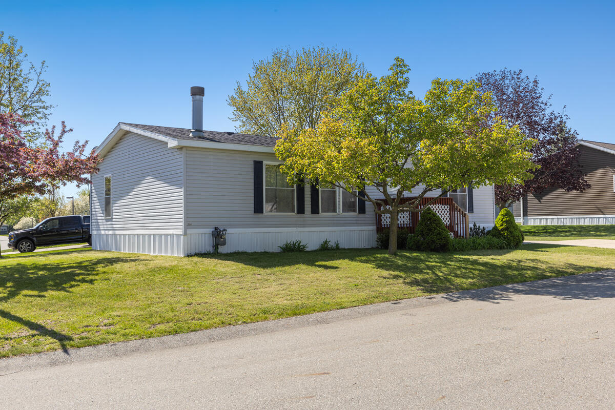 13735 Shamrock Lane Property Photo 4