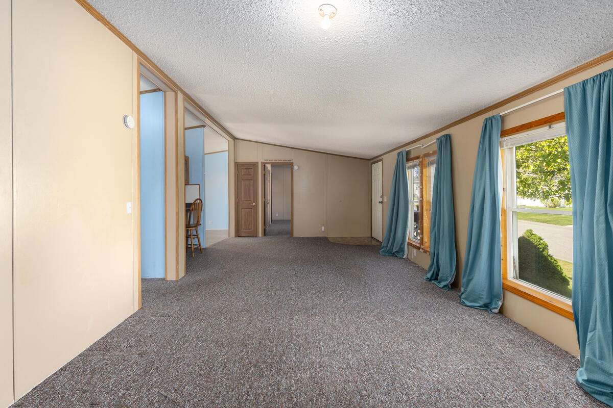 13735 Shamrock Lane Property Photo 6