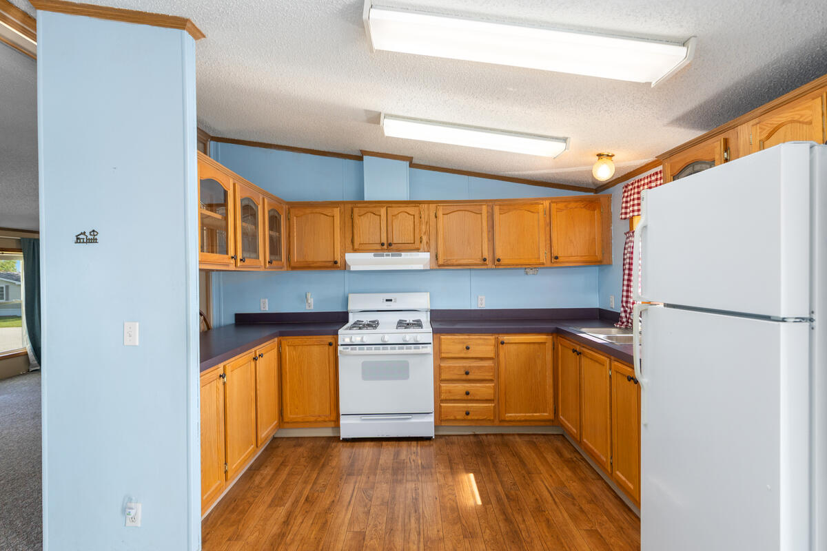 13735 Shamrock Lane Property Photo 9