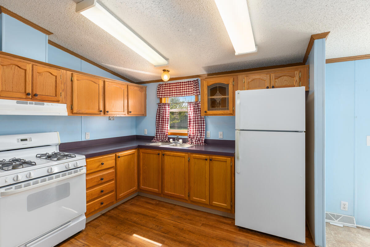 13735 Shamrock Lane Property Photo 10